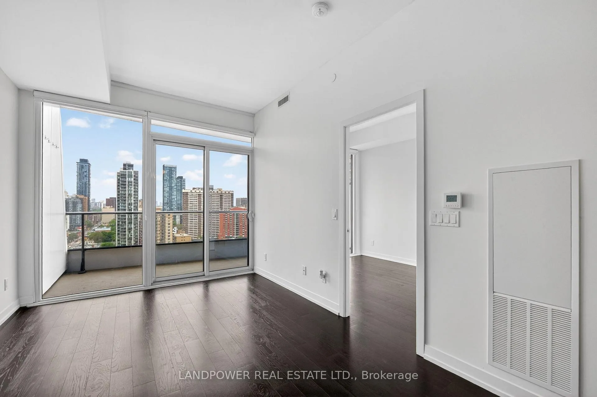 Photo 5 of Unit 2311, 85 Wood Street, Toronto, Church-Yonge Corridor — HOMEH