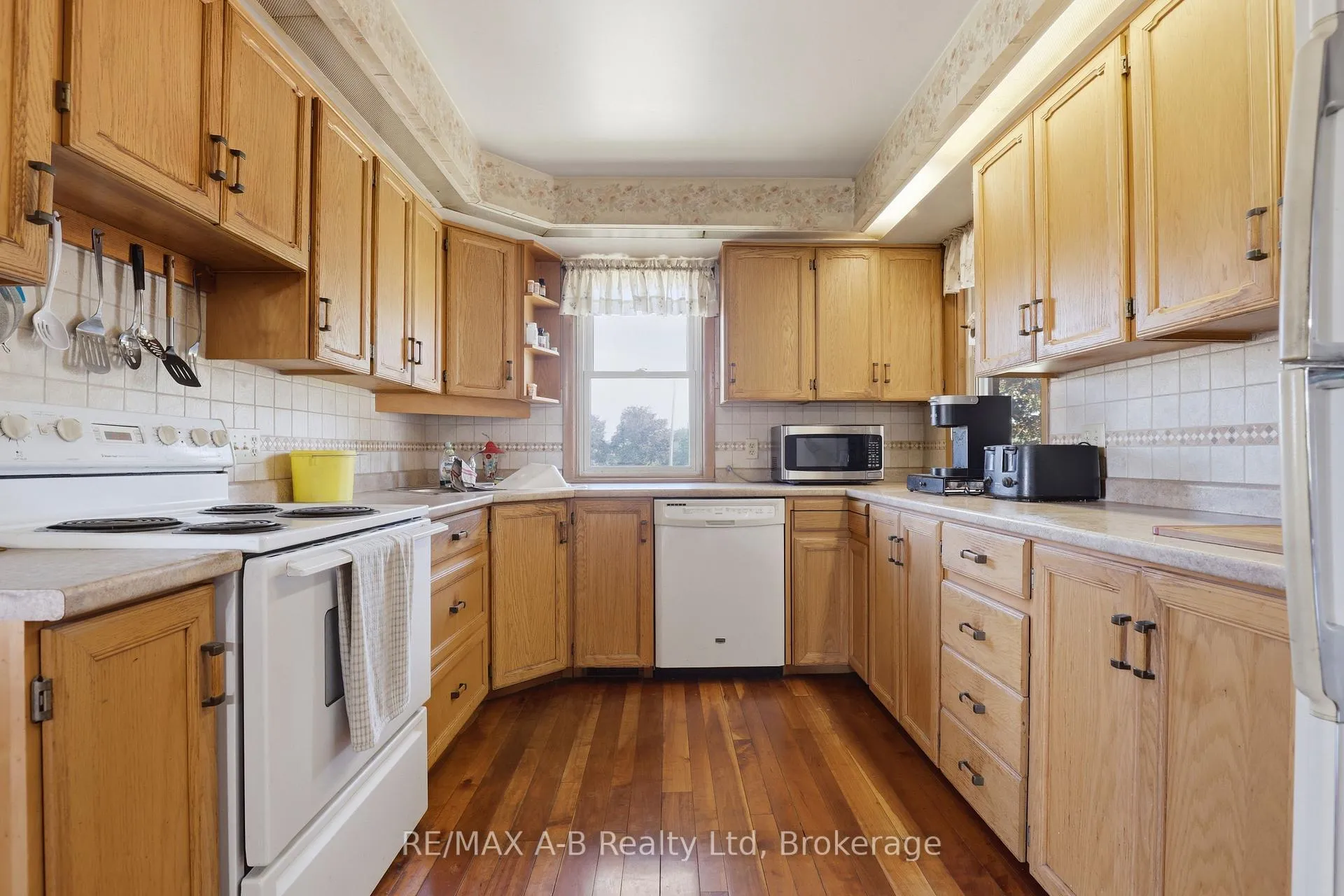 Photo 11 of 1033 Perth Rd 139 Line W, Perth South, Blanshard — HOMEH