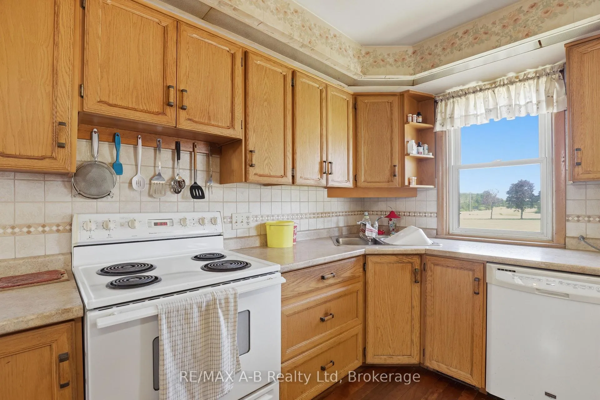 Photo 12 of 1033 Perth Rd 139 Line W, Perth South, Blanshard — HOMEH