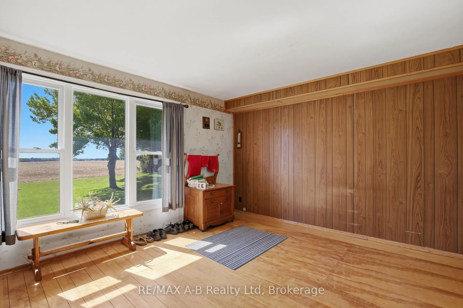 Photo 16 of 1033 Perth Rd 139 Line W, Perth South, Blanshard — HOMEH