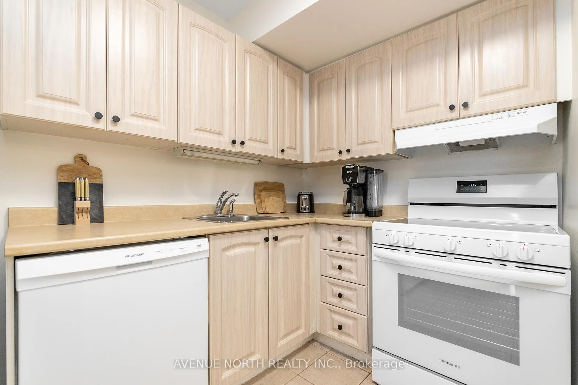 Photo 7 of Unit 202, 270 Lorry Greenberg Drive, Ottawa, Hunt Club Park/Greenboro — HOMEH