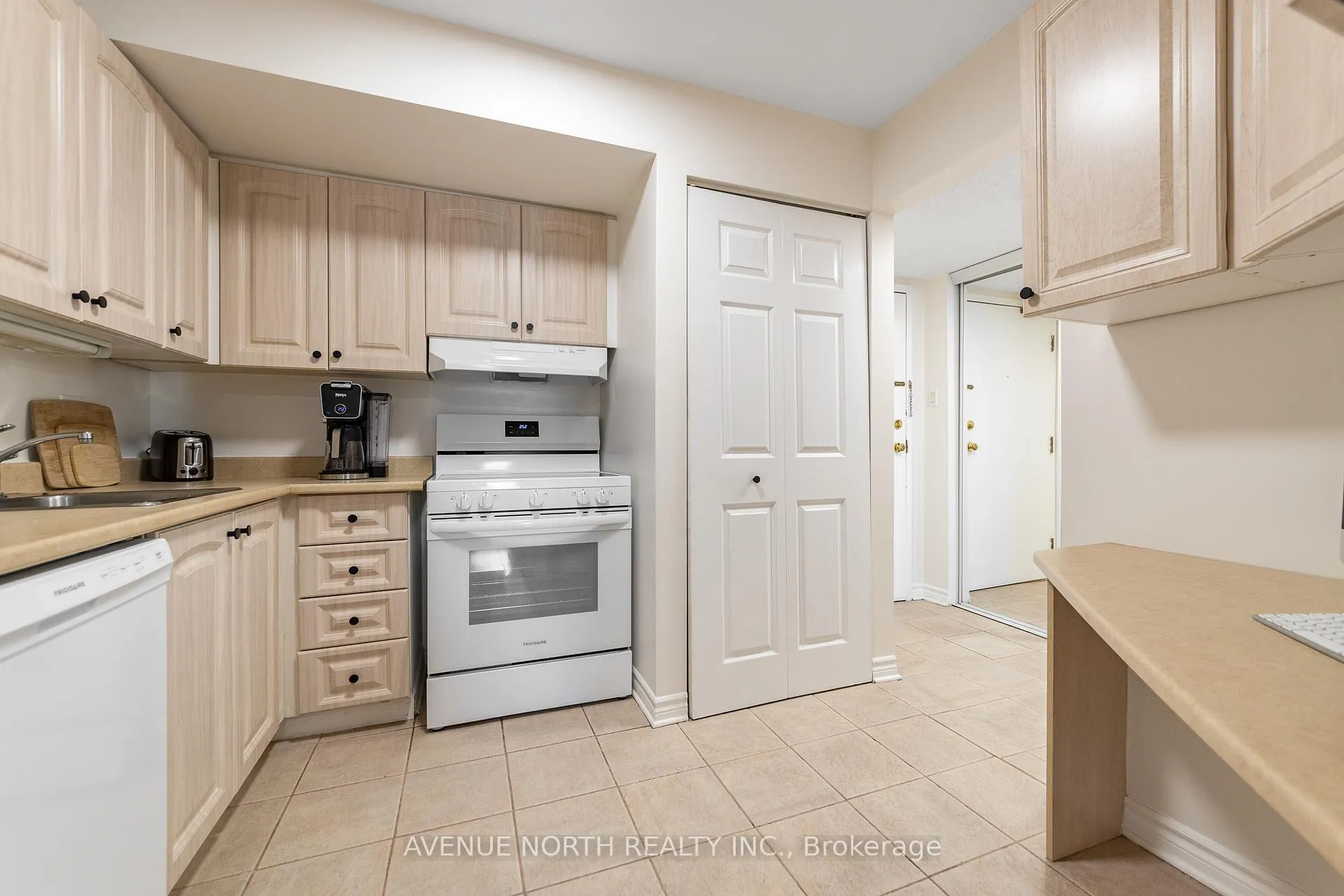 Photo 9 of Unit 202, 270 Lorry Greenberg Drive, Ottawa, Hunt Club Park/Greenboro — HOMEH