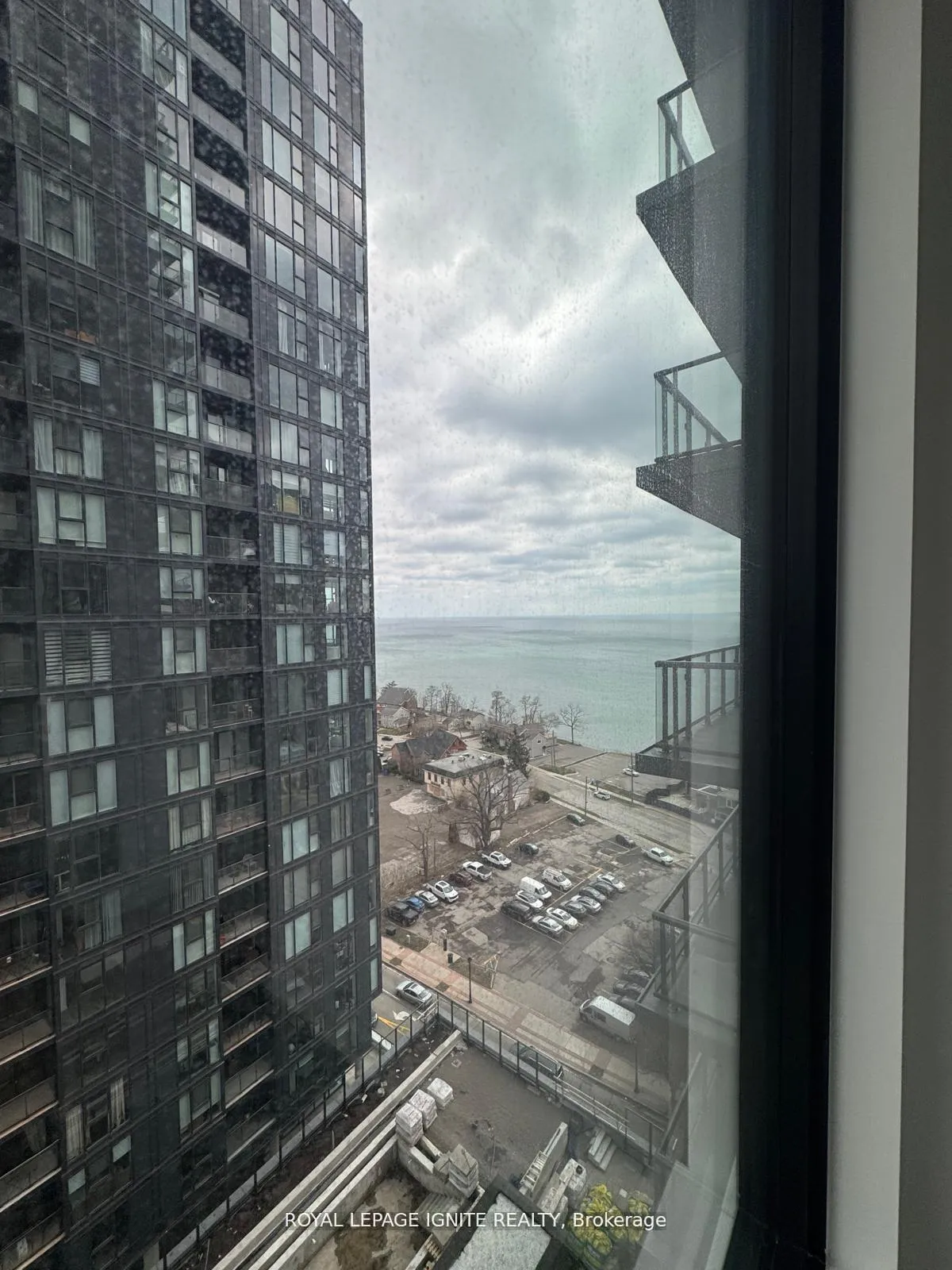 Photo 13 of Unit 1302, 2075 Lakeshore Road, Burlington, Brant — HOMEH
