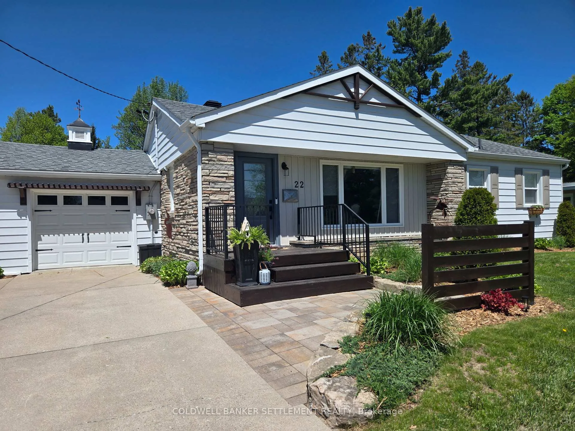 Photo 1 of 22 Broadview Avenue W, Smiths Falls — HOMEH