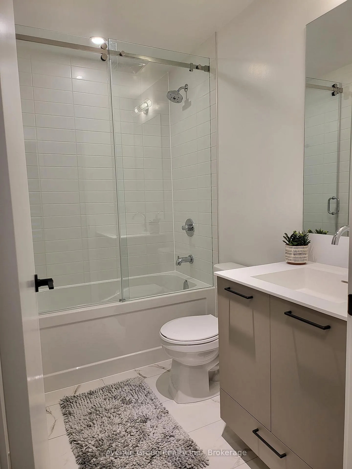 Photo 9 of Unit B005, 20 Lagerfeld Drive, Brampton, Northwest Brampton — HOMEH