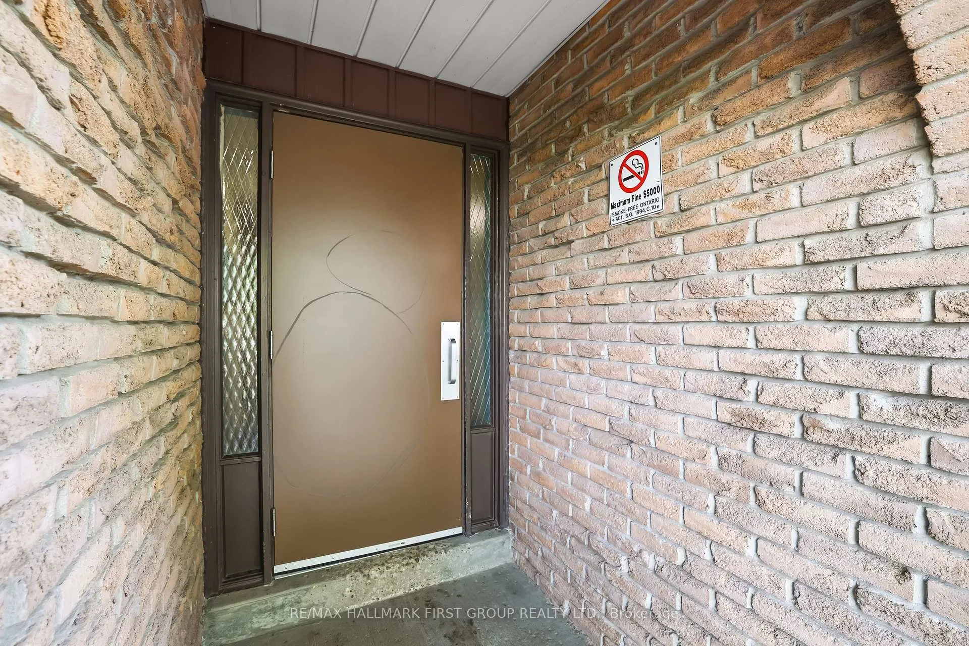 Front of Unit 3, 1331 Mary Street N