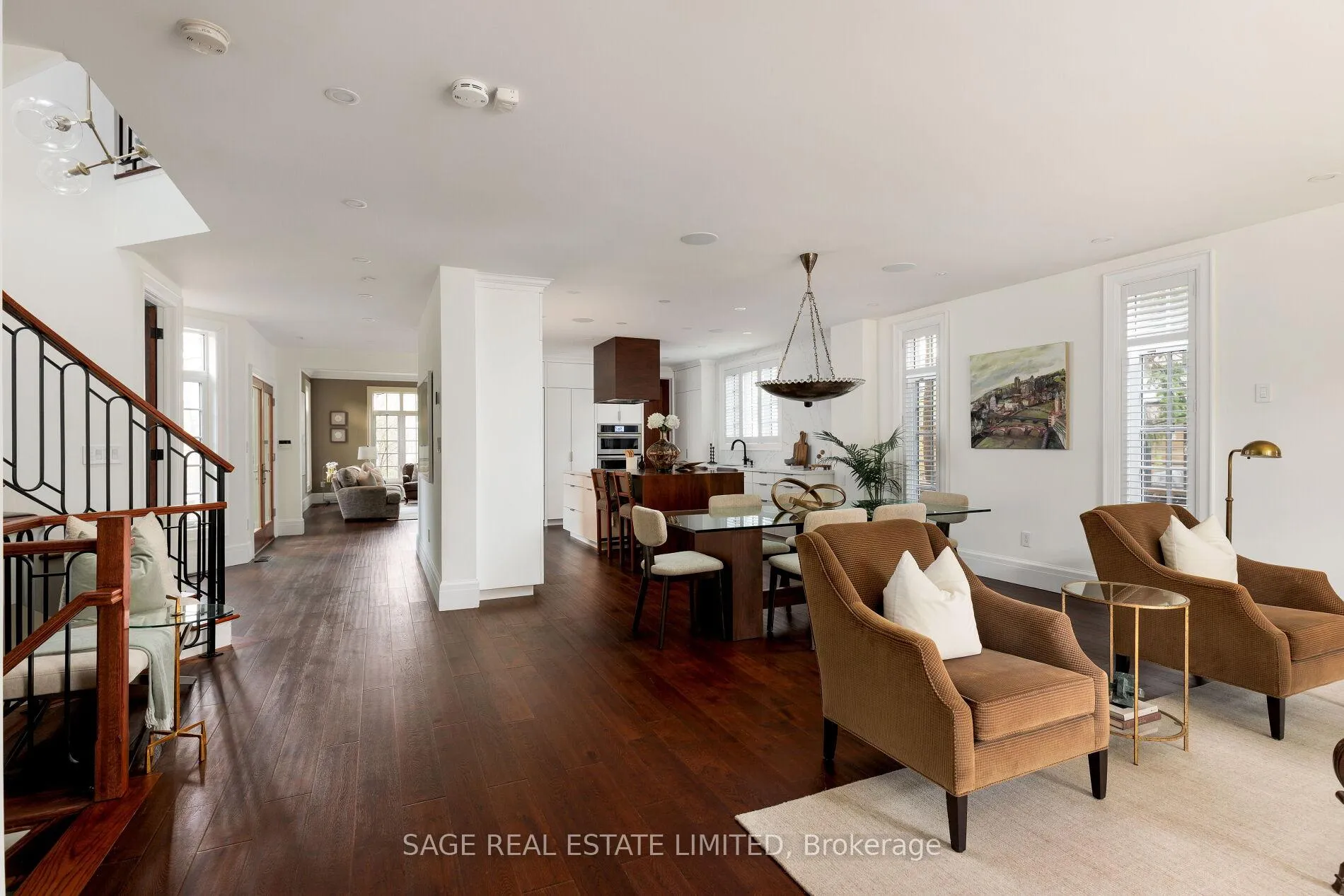 Photo 4 of 4 Reigate Road, Etobicoke, Edenbridge-Humber Valley — HOMEH