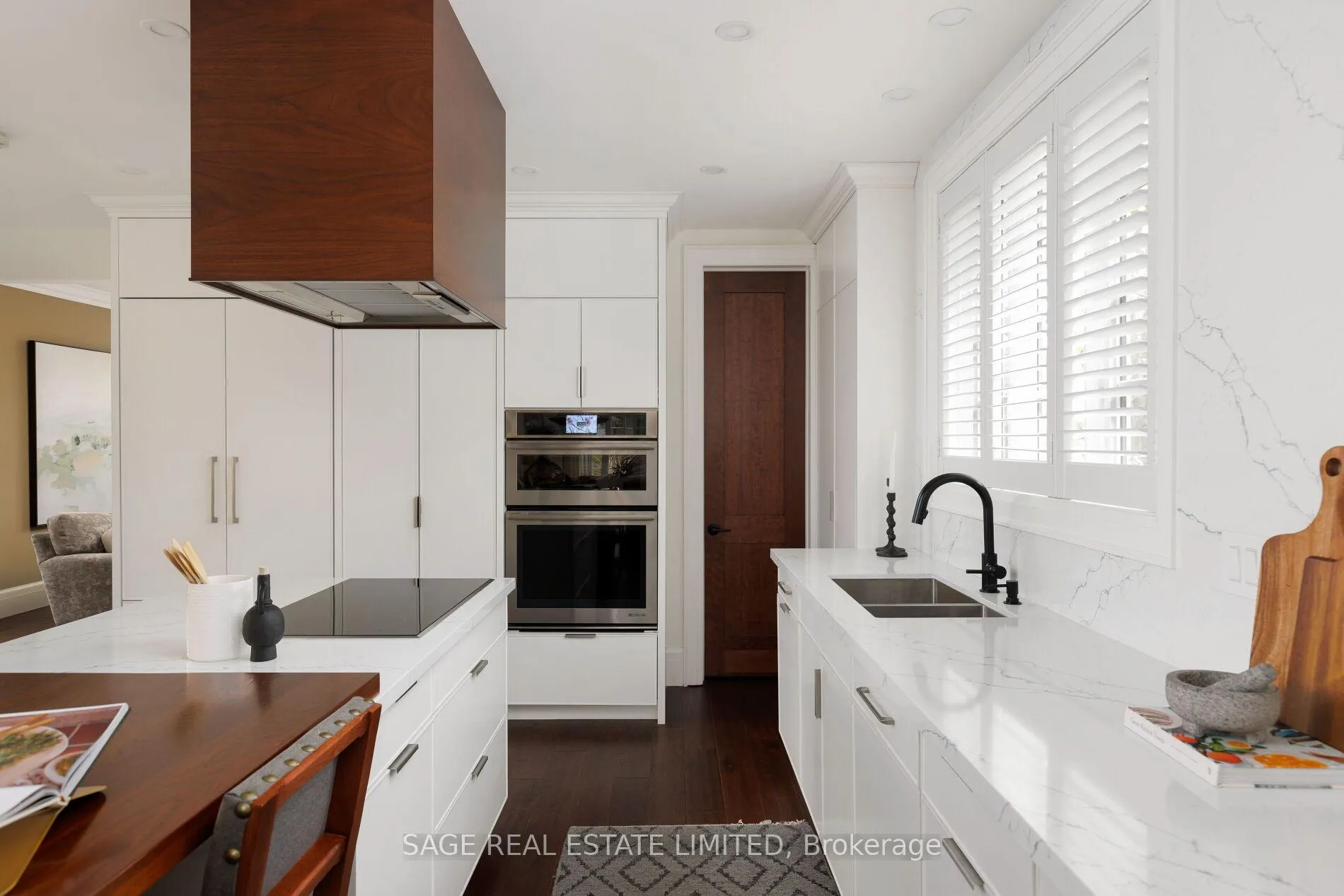 Photo 11 of 4 Reigate Road, Etobicoke, Edenbridge-Humber Valley — HOMEH