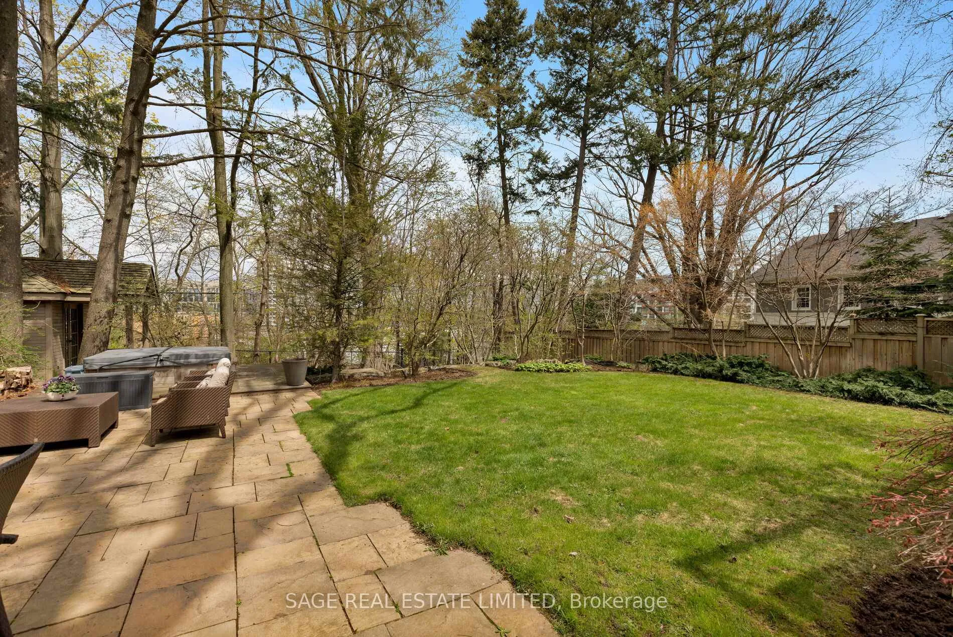 Photo 18 of 4 Reigate Road, Etobicoke, Edenbridge-Humber Valley — HOMEH