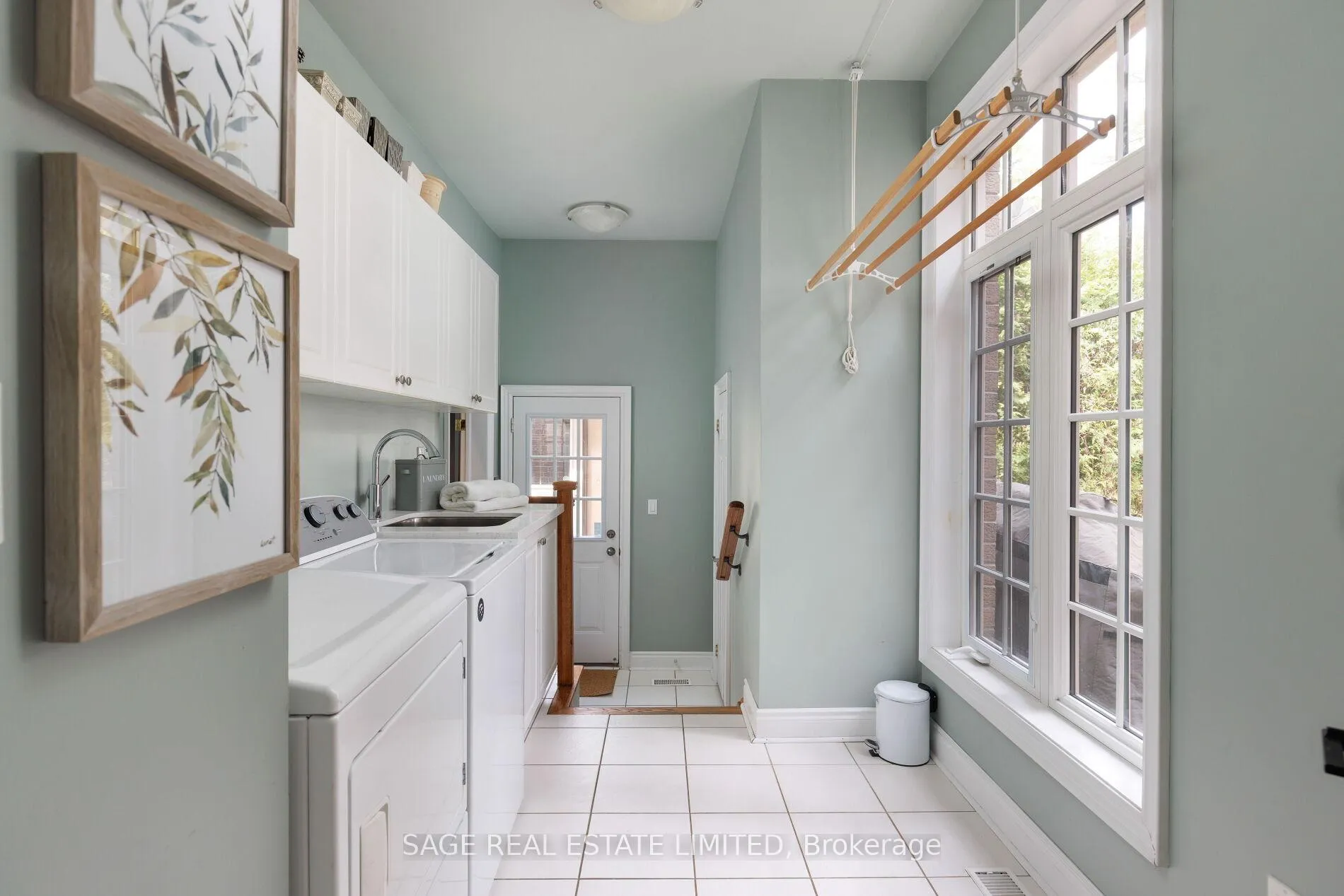 Photo 23 of 4 Reigate Road, Etobicoke, Edenbridge-Humber Valley — HOMEH