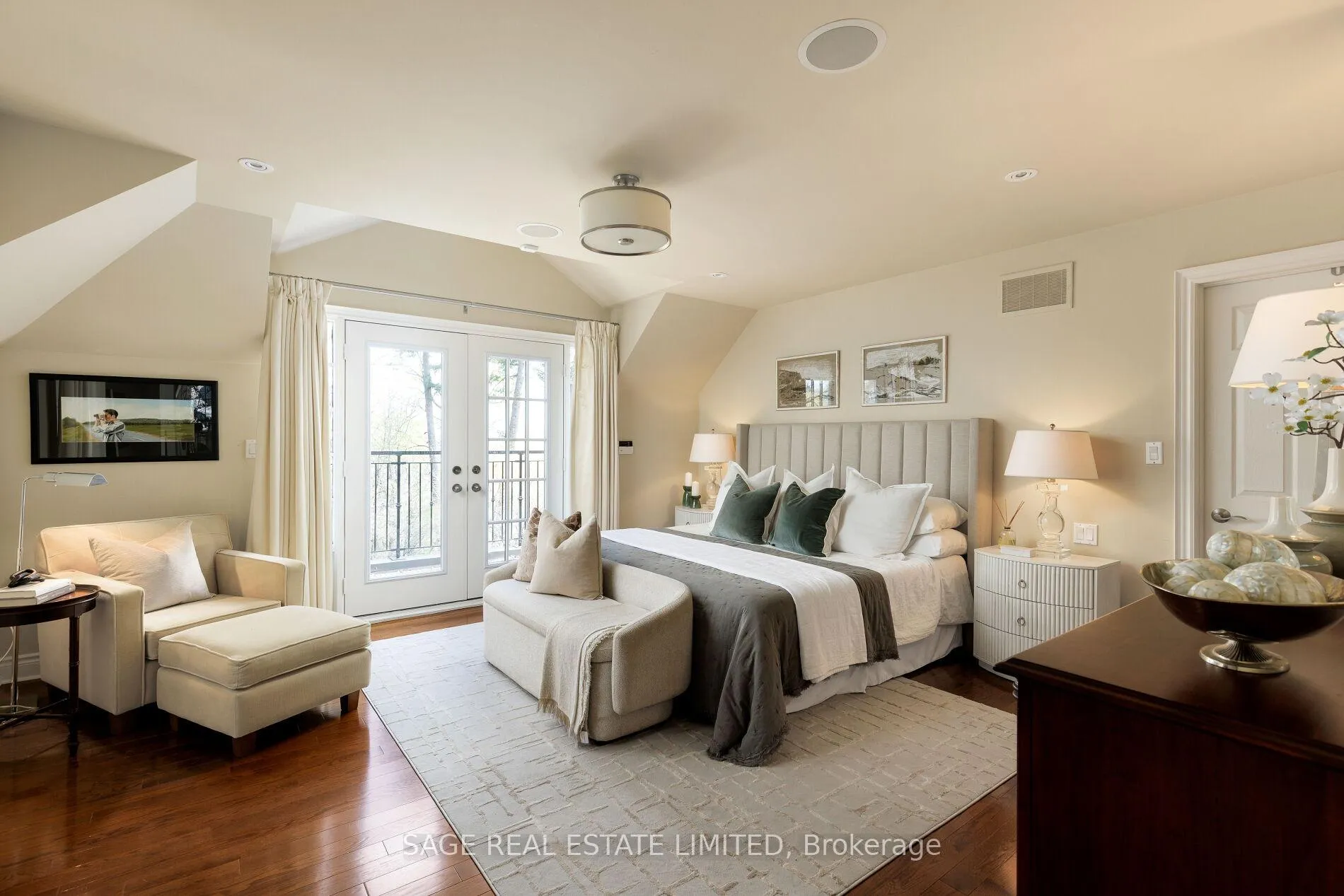 Photo 27 of 4 Reigate Road, Etobicoke, Edenbridge-Humber Valley — HOMEH