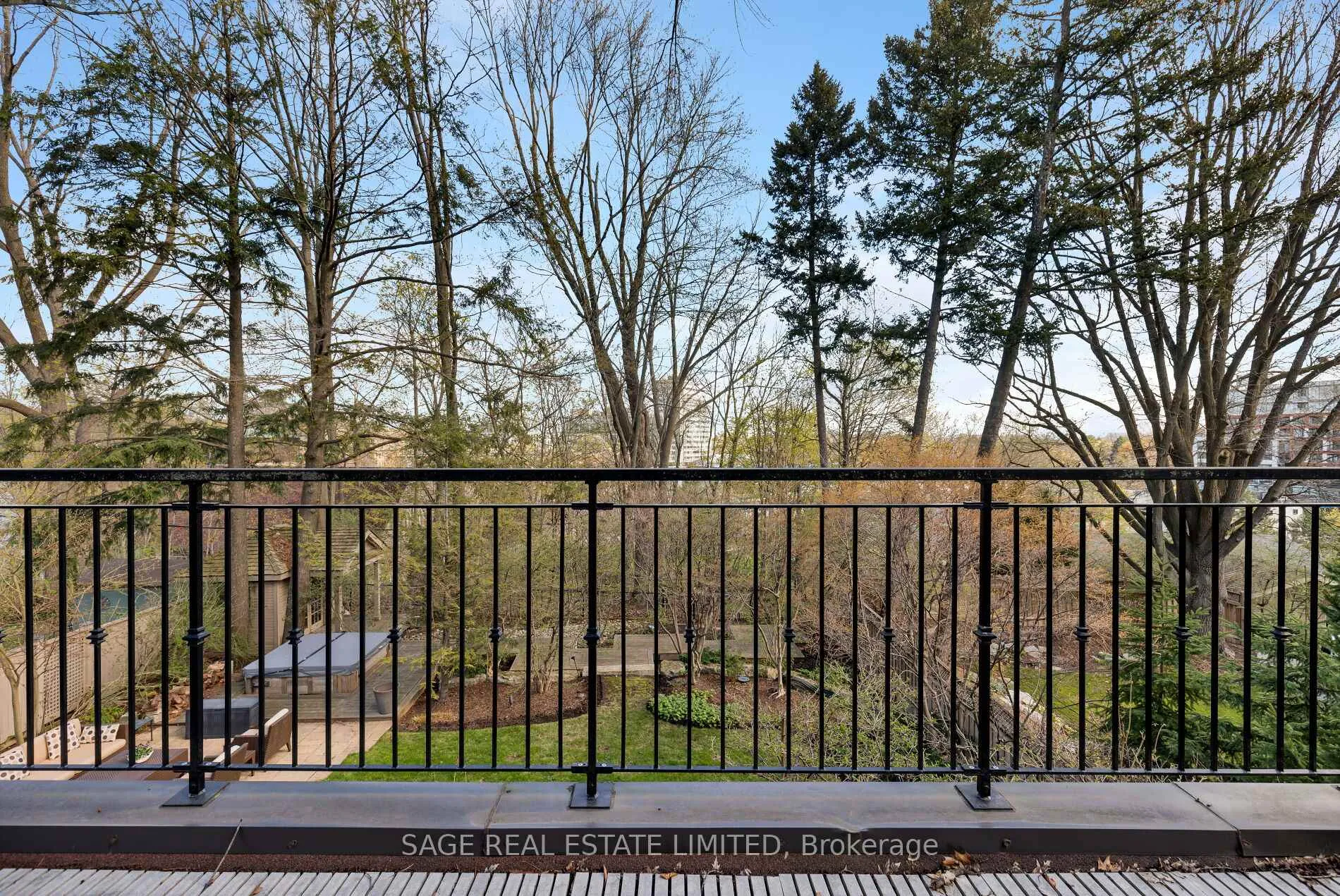 Photo 29 of 4 Reigate Road, Etobicoke, Edenbridge-Humber Valley — HOMEH