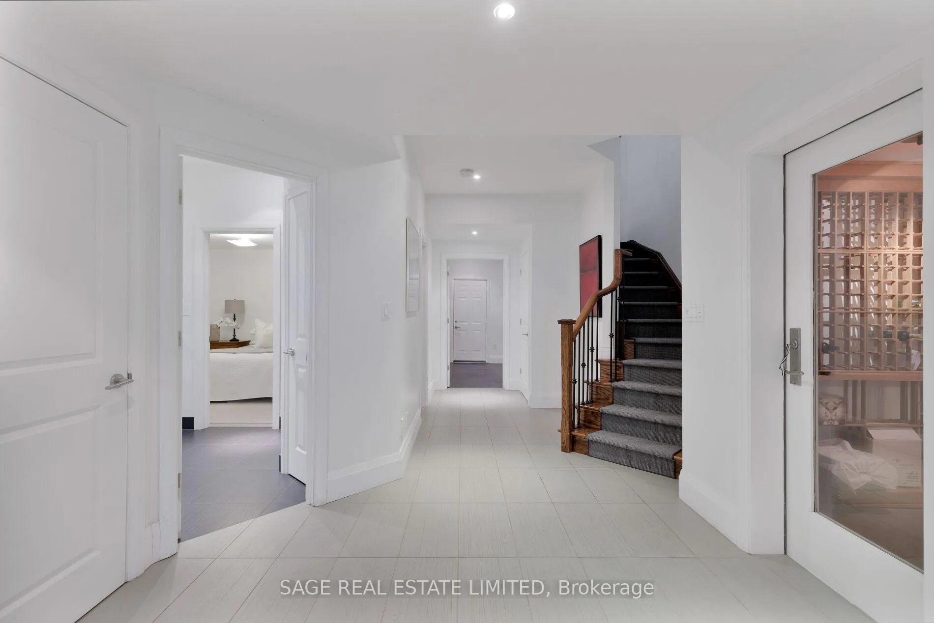 Photo 46 of 4 Reigate Road, Etobicoke, Edenbridge-Humber Valley — HOMEH