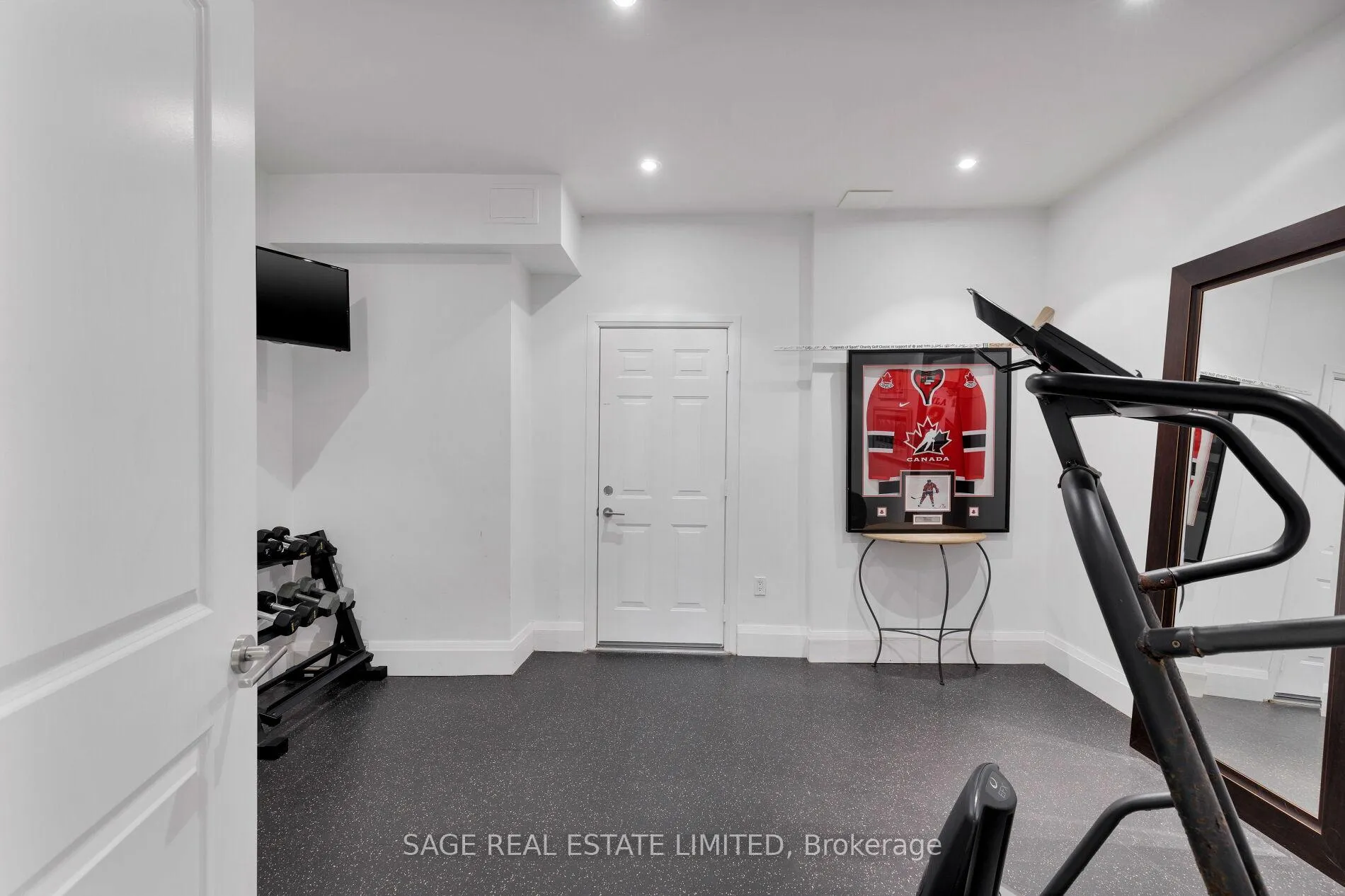 Photo 49 of 4 Reigate Road, Etobicoke, Edenbridge-Humber Valley — HOMEH