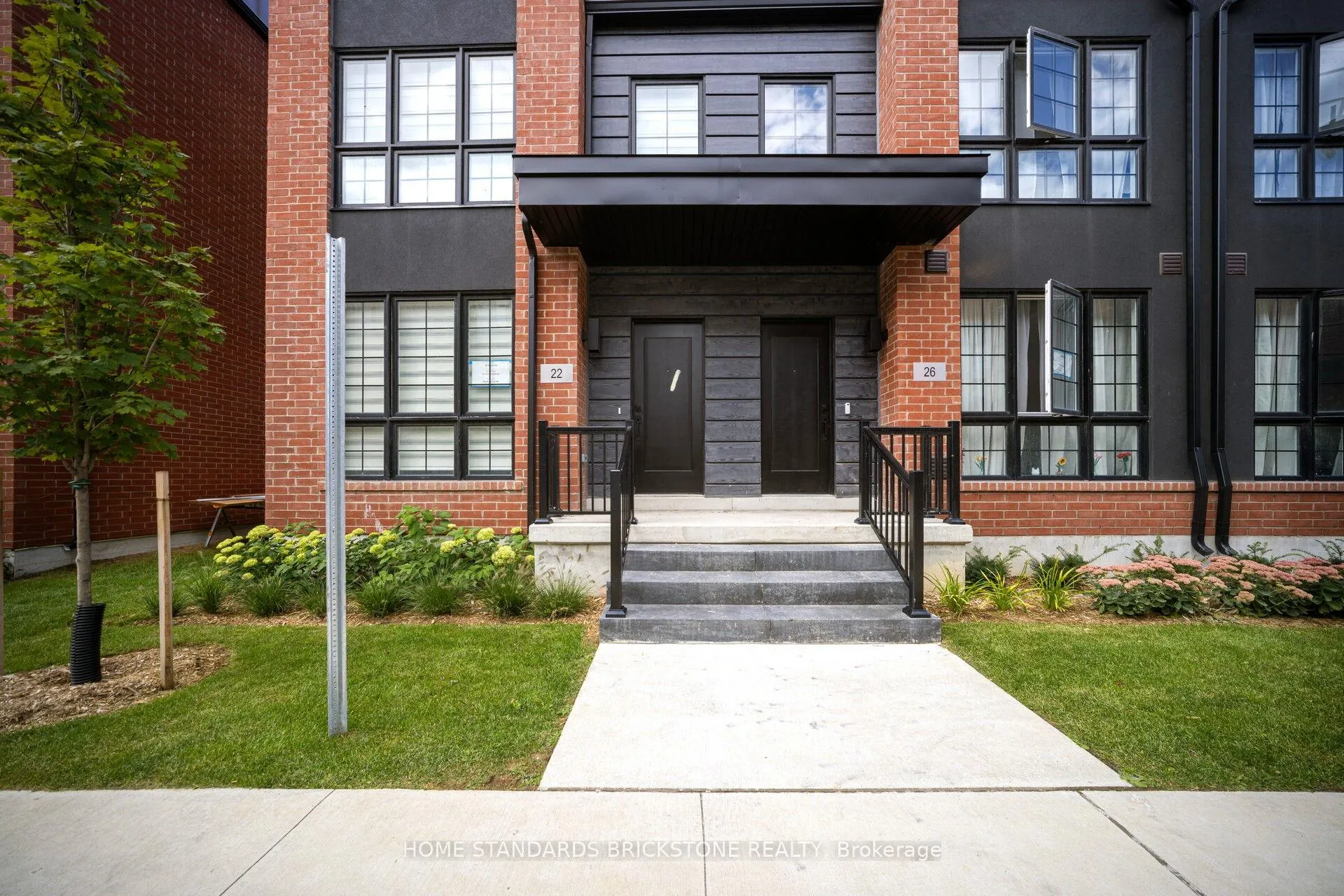 Photo 5 of 22 Chesley Street, Vaughan, Uplands — HOMEH
