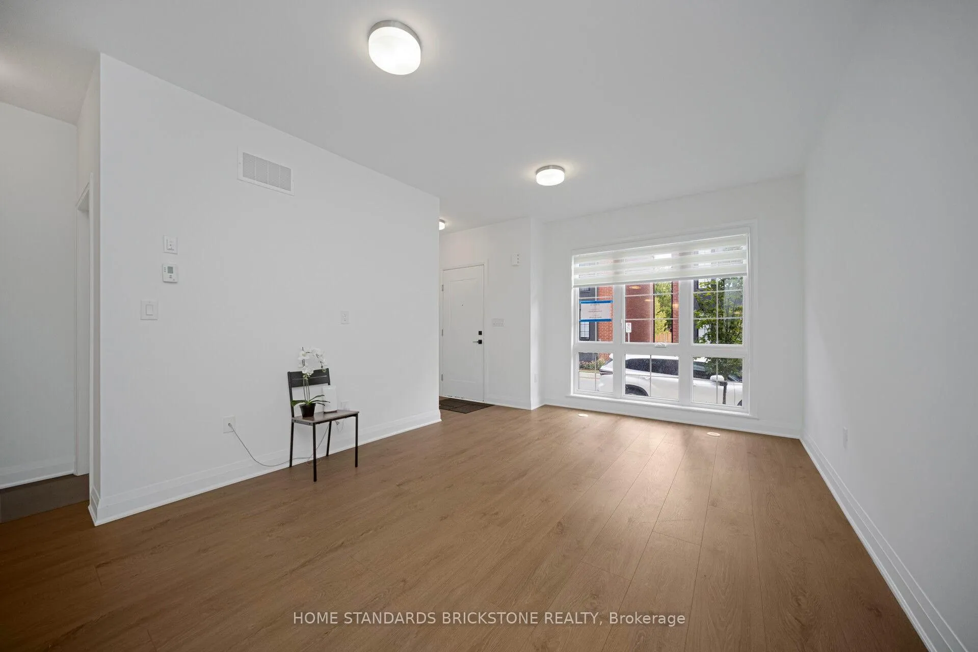 Photo 7 of 22 Chesley Street, Vaughan, Uplands — HOMEH