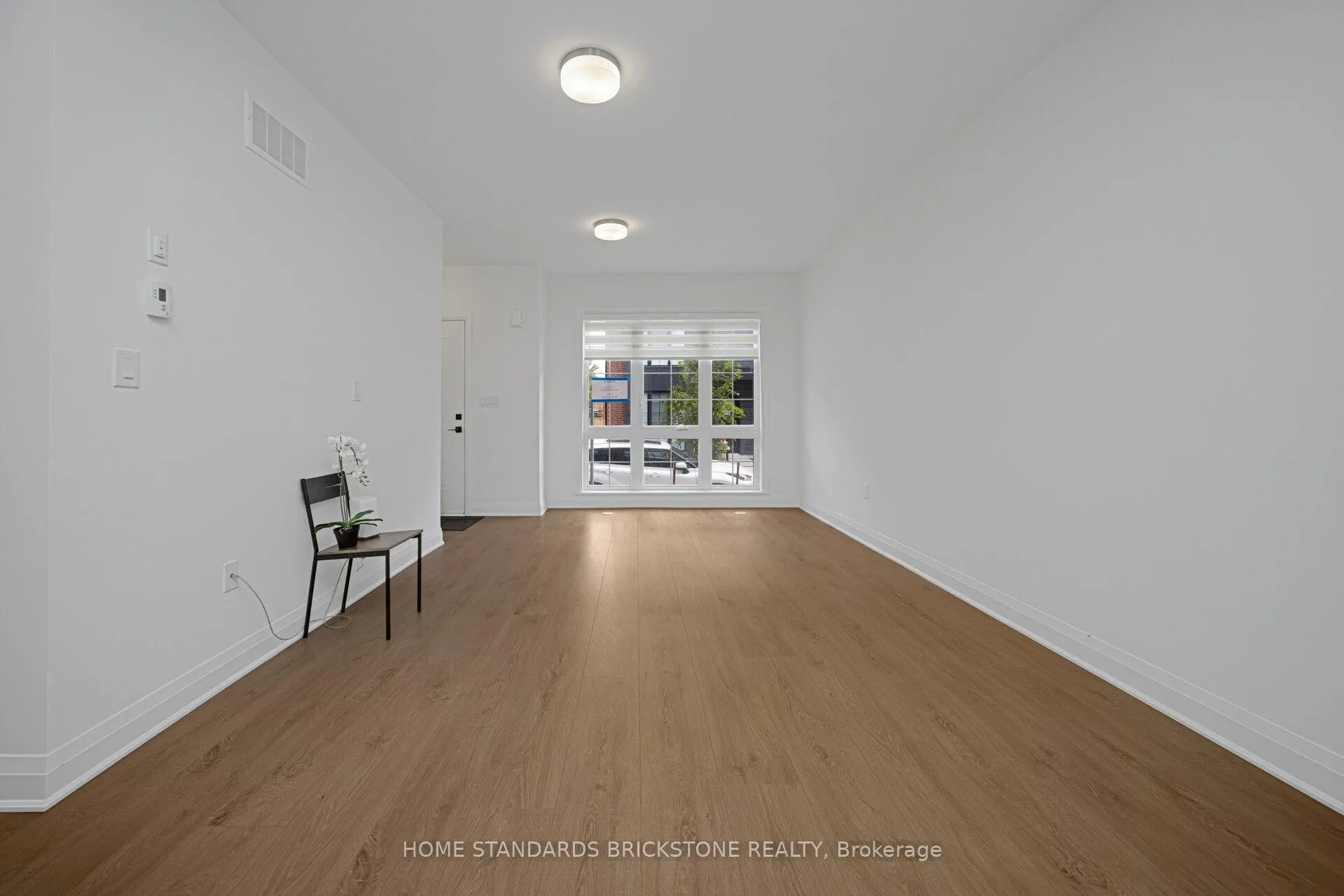 Photo 9 of 22 Chesley Street, Vaughan, Uplands — HOMEH