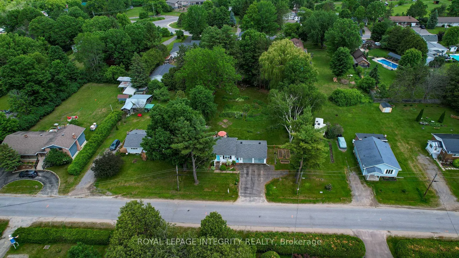 Photo 39 of 165 Moore Street, McNab/Braeside, Mcnab/Braeside Twps — HOMEH