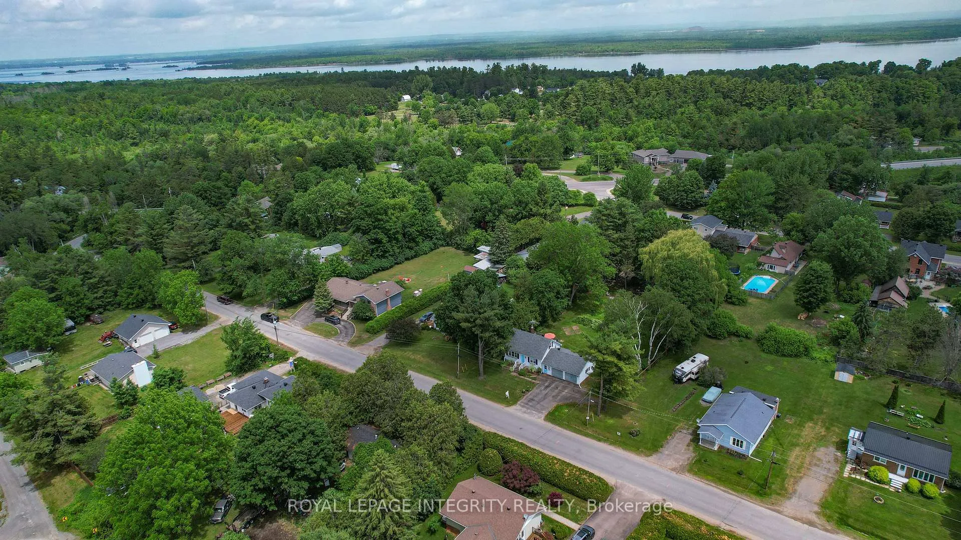 Photo 41 of 165 Moore Street, McNab/Braeside, Mcnab/Braeside Twps — HOMEH