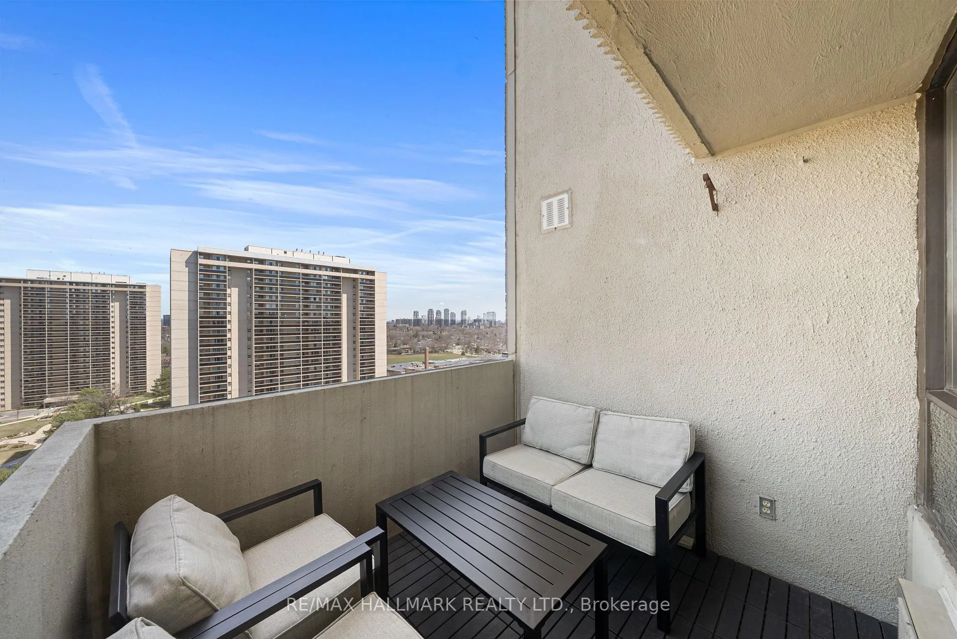Photo 10 of Unit PH1, 296 Mill Road, Etobicoke, Markland Wood — HOMEH
