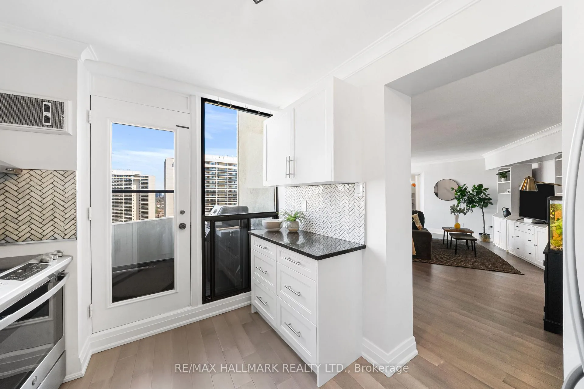 Photo 14 of Unit PH1, 296 Mill Road, Etobicoke, Markland Wood — HOMEH