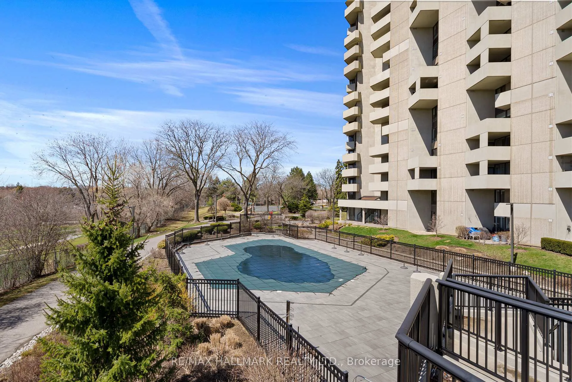 Photo 39 of Unit PH1, 296 Mill Road, Etobicoke, Markland Wood — HOMEH