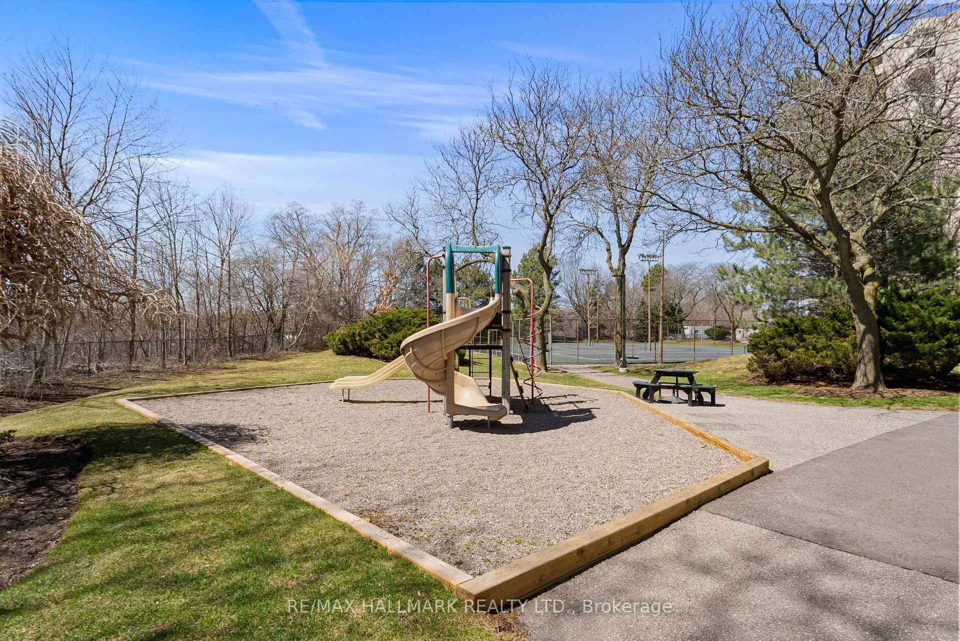 Photo 40 of Unit PH1, 296 Mill Road, Etobicoke, Markland Wood — HOMEH