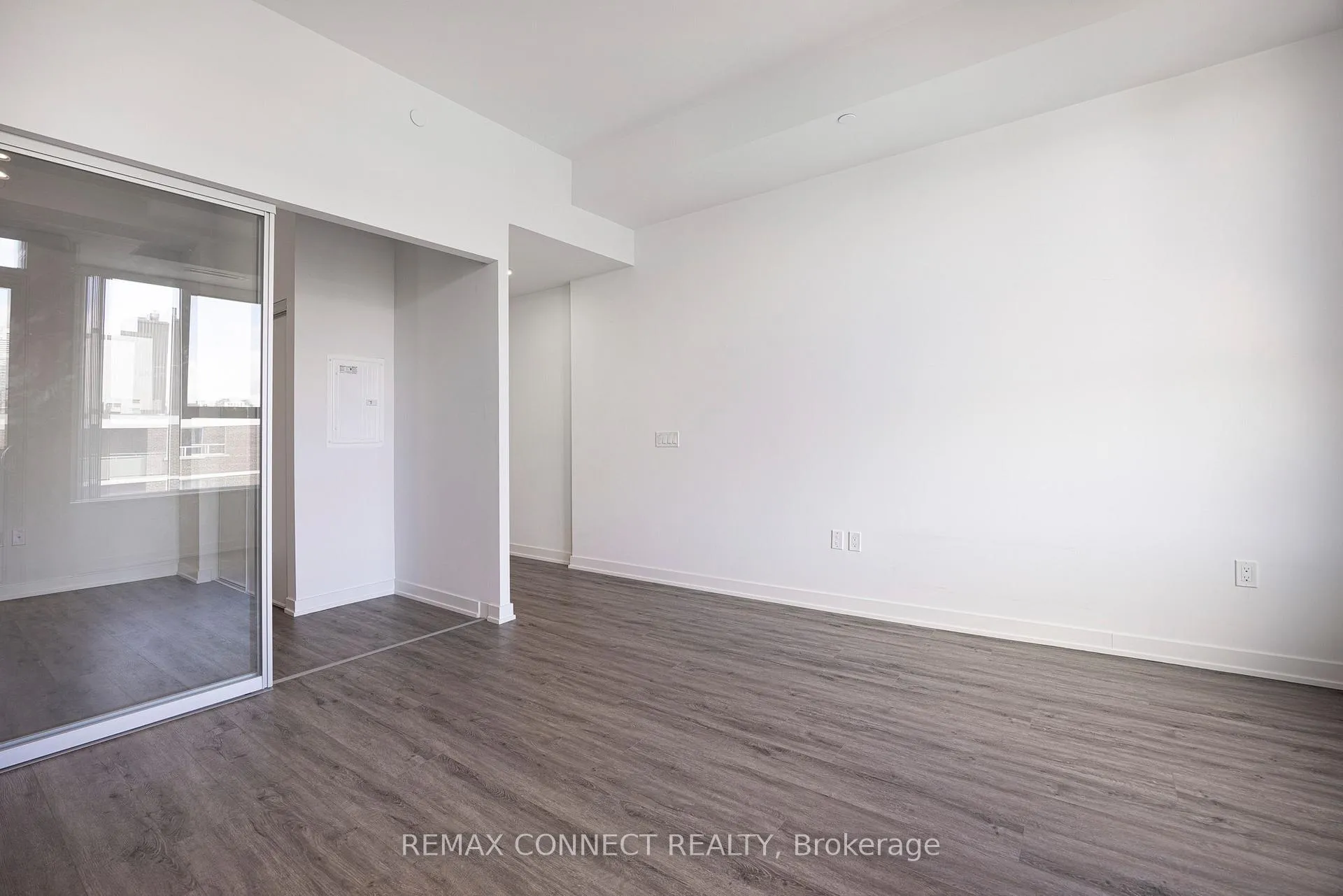 Photo 9 of Unit 708, 1 Cardiff Road, Toronto, Mount Pleasant East — HOMEH