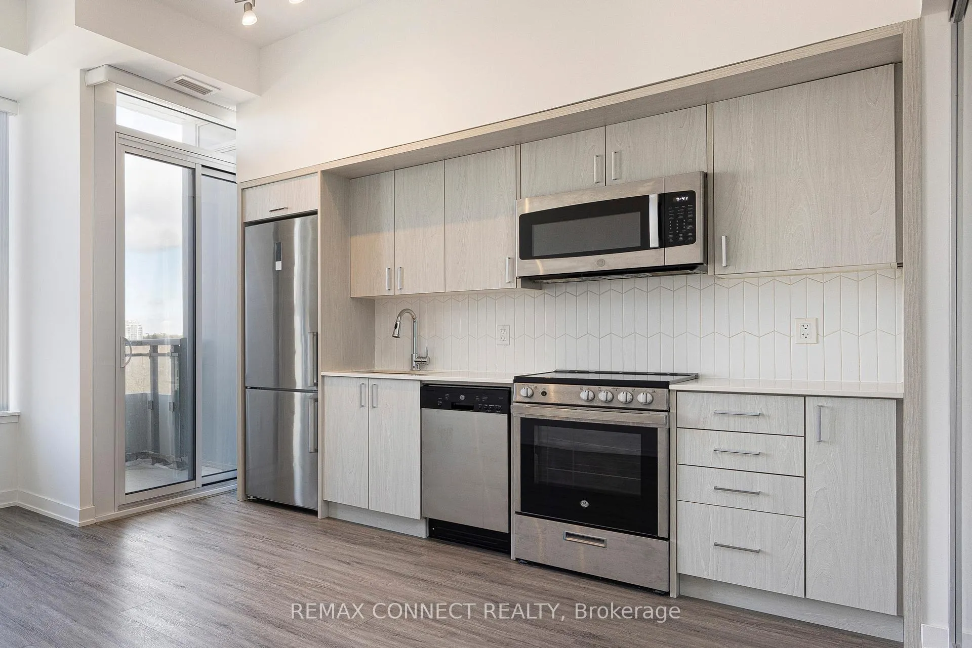 Photo 10 of Unit 708, 1 Cardiff Road, Toronto, Mount Pleasant East — HOMEH