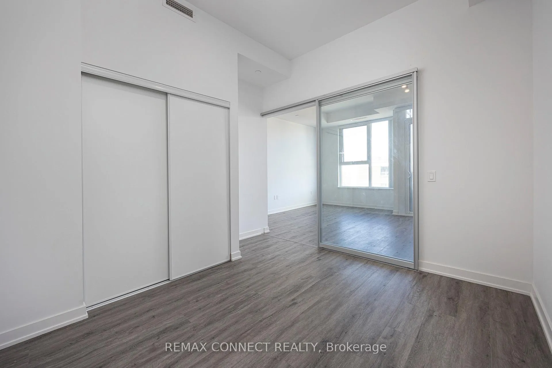 Photo 13 of Unit 708, 1 Cardiff Road, Toronto, Mount Pleasant East — HOMEH