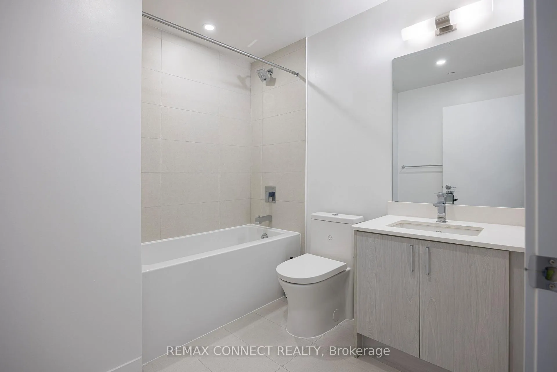 Photo 15 of Unit 708, 1 Cardiff Road, Toronto, Mount Pleasant East — HOMEH