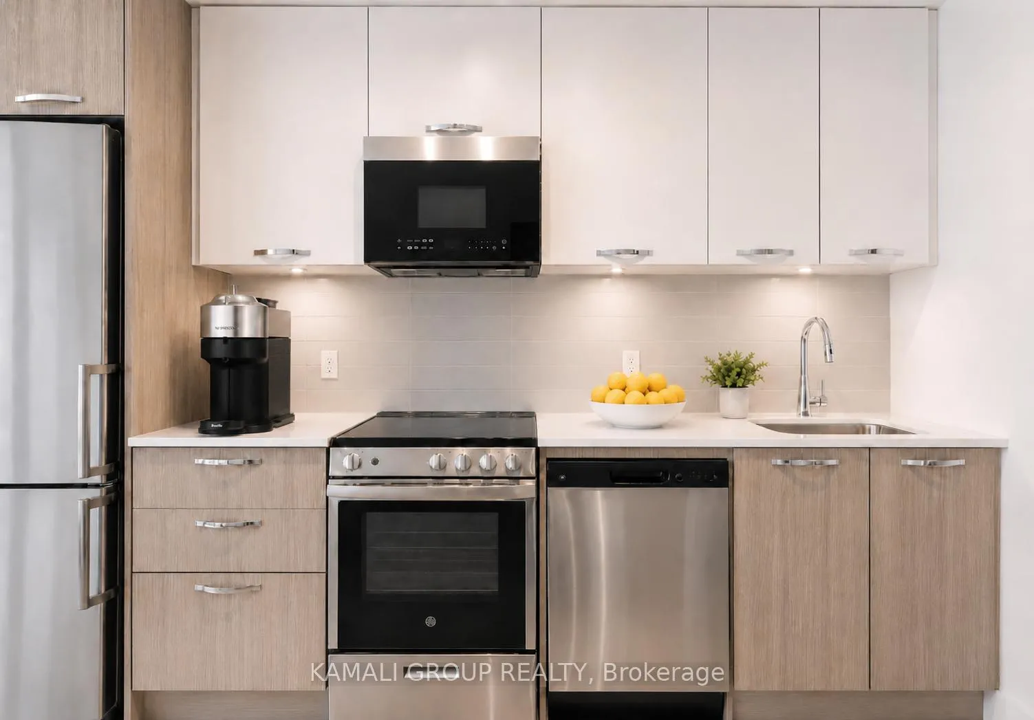 Photo 6 of Unit 2412, 75 James Street S, Hamilton, Beasley — HOMEH