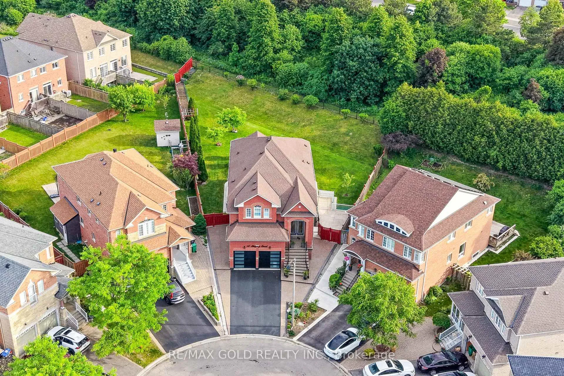 Photo 3 of 14 Stingray Court, Brampton, Madoc — HOMEH