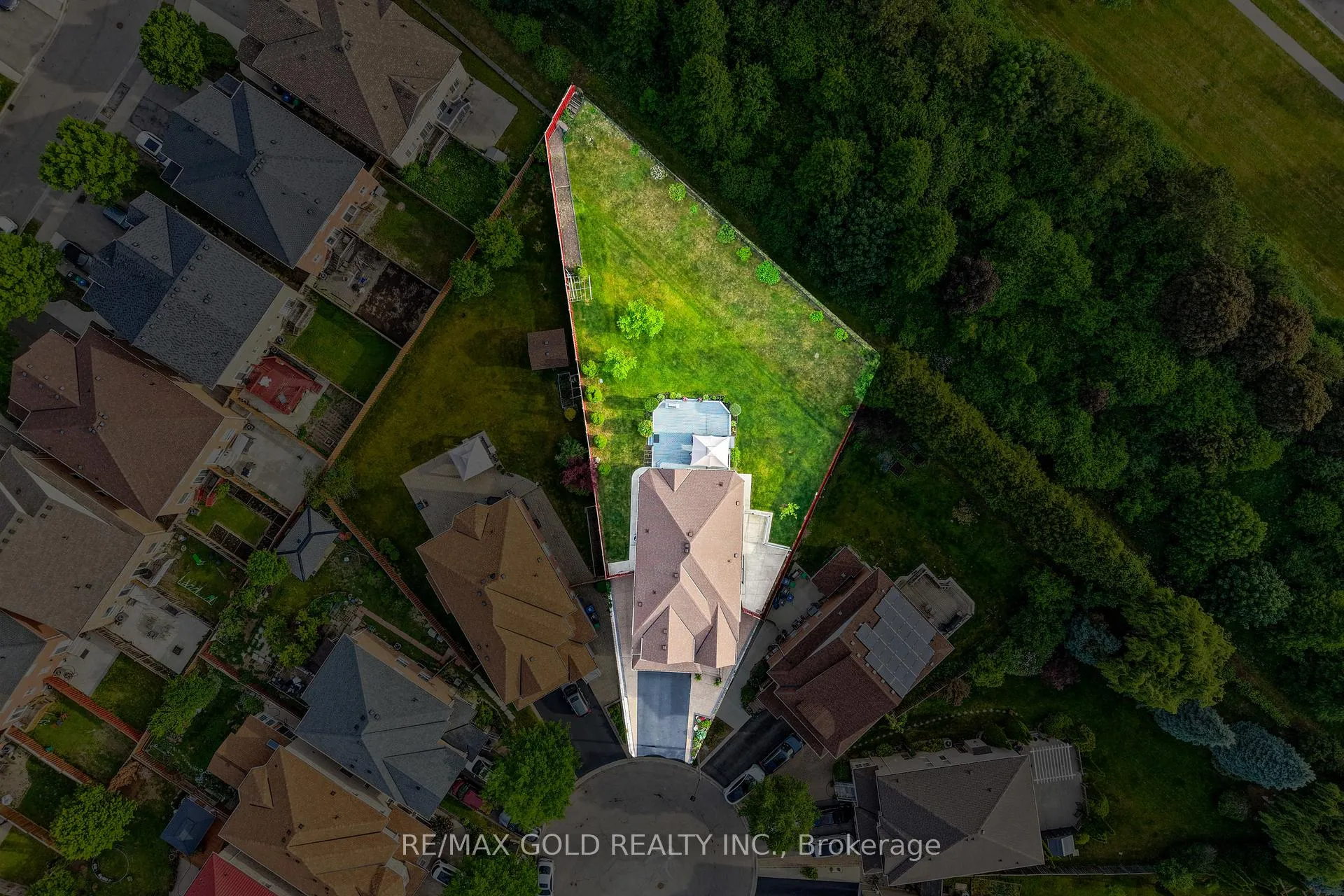 Photo 4 of 14 Stingray Court, Brampton, Madoc — HOMEH