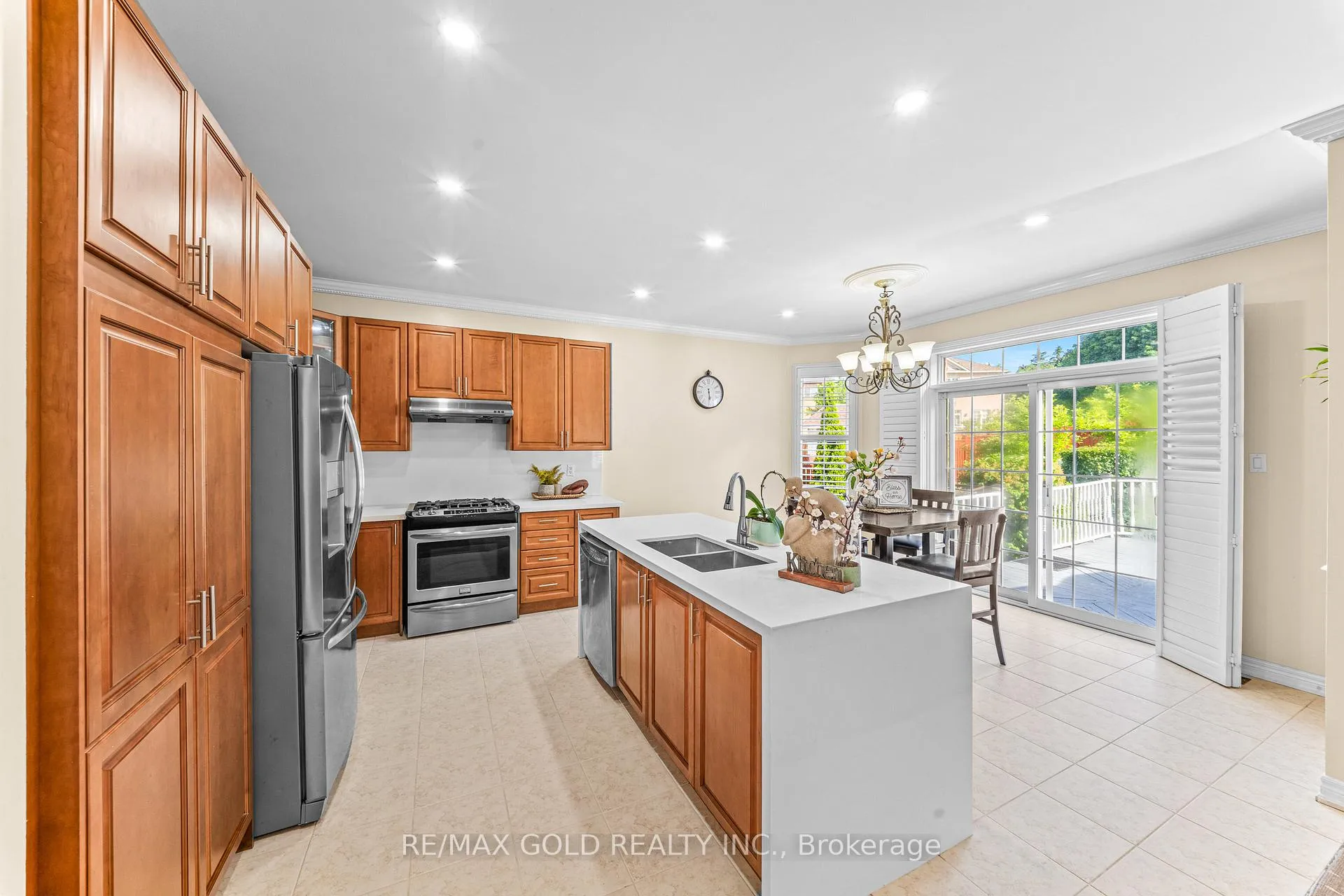 Photo 14 of 14 Stingray Court, Brampton, Madoc — HOMEH