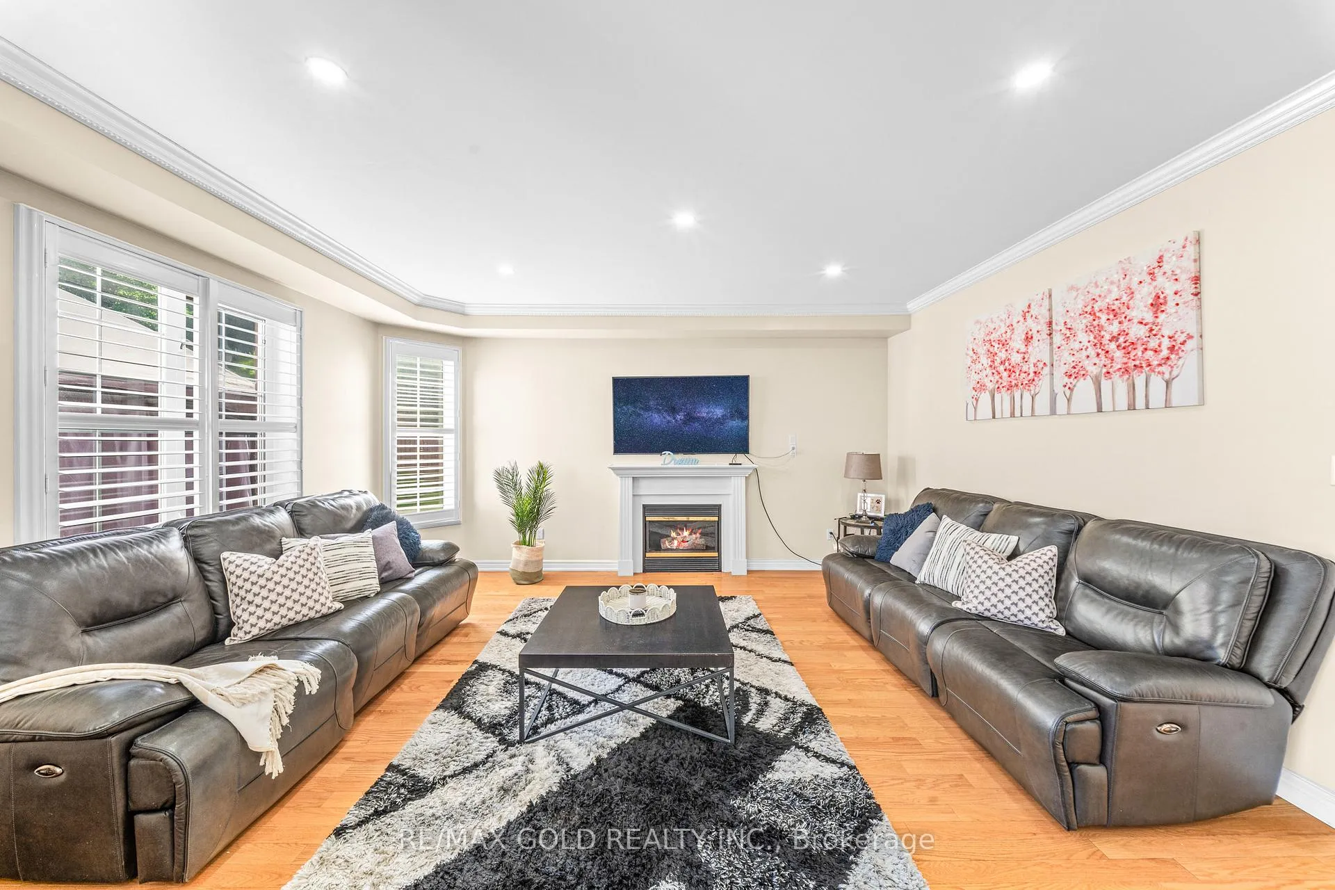 Photo 15 of 14 Stingray Court, Brampton, Madoc — HOMEH