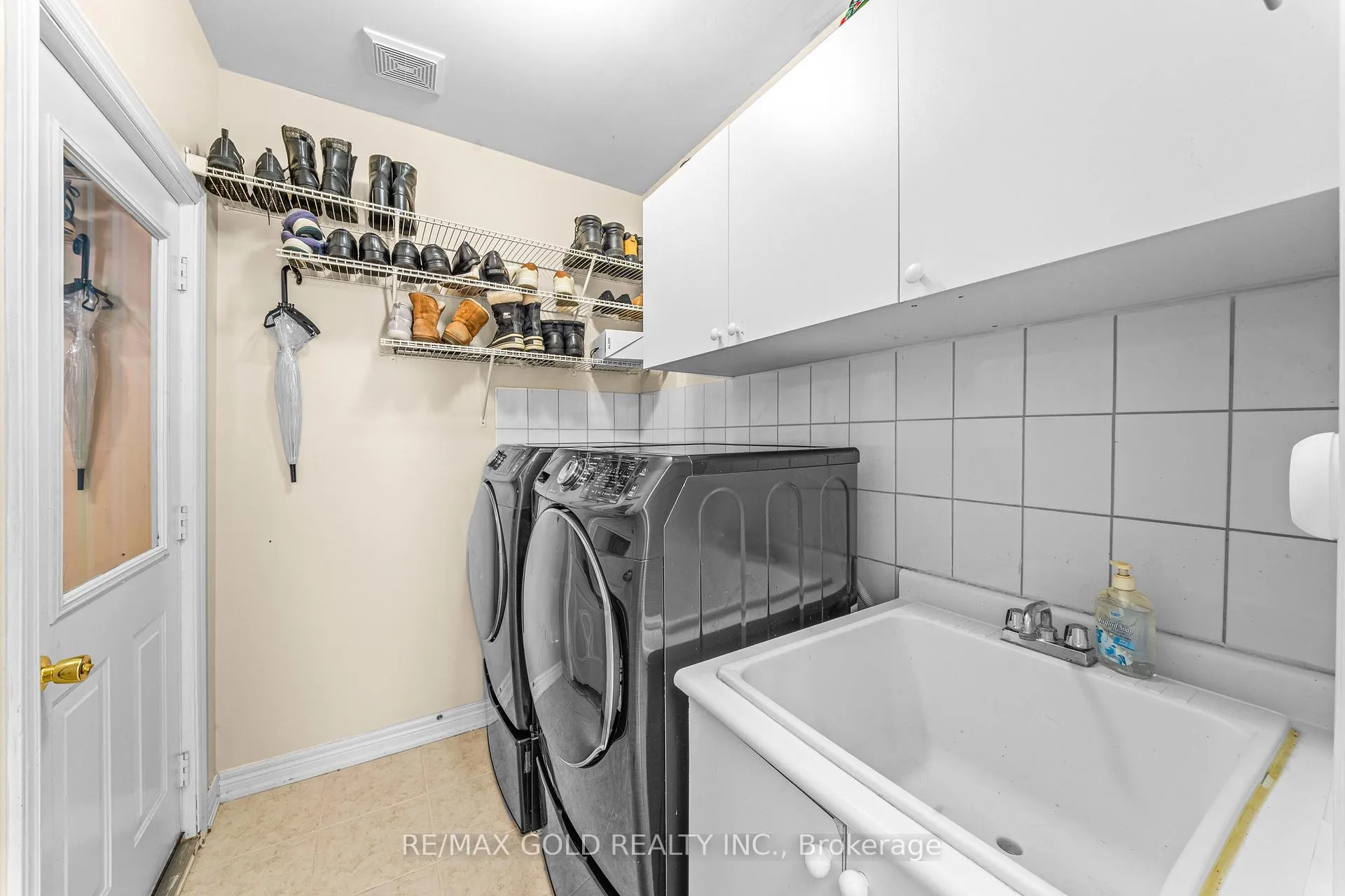 Photo 19 of 14 Stingray Court, Brampton, Madoc — HOMEH