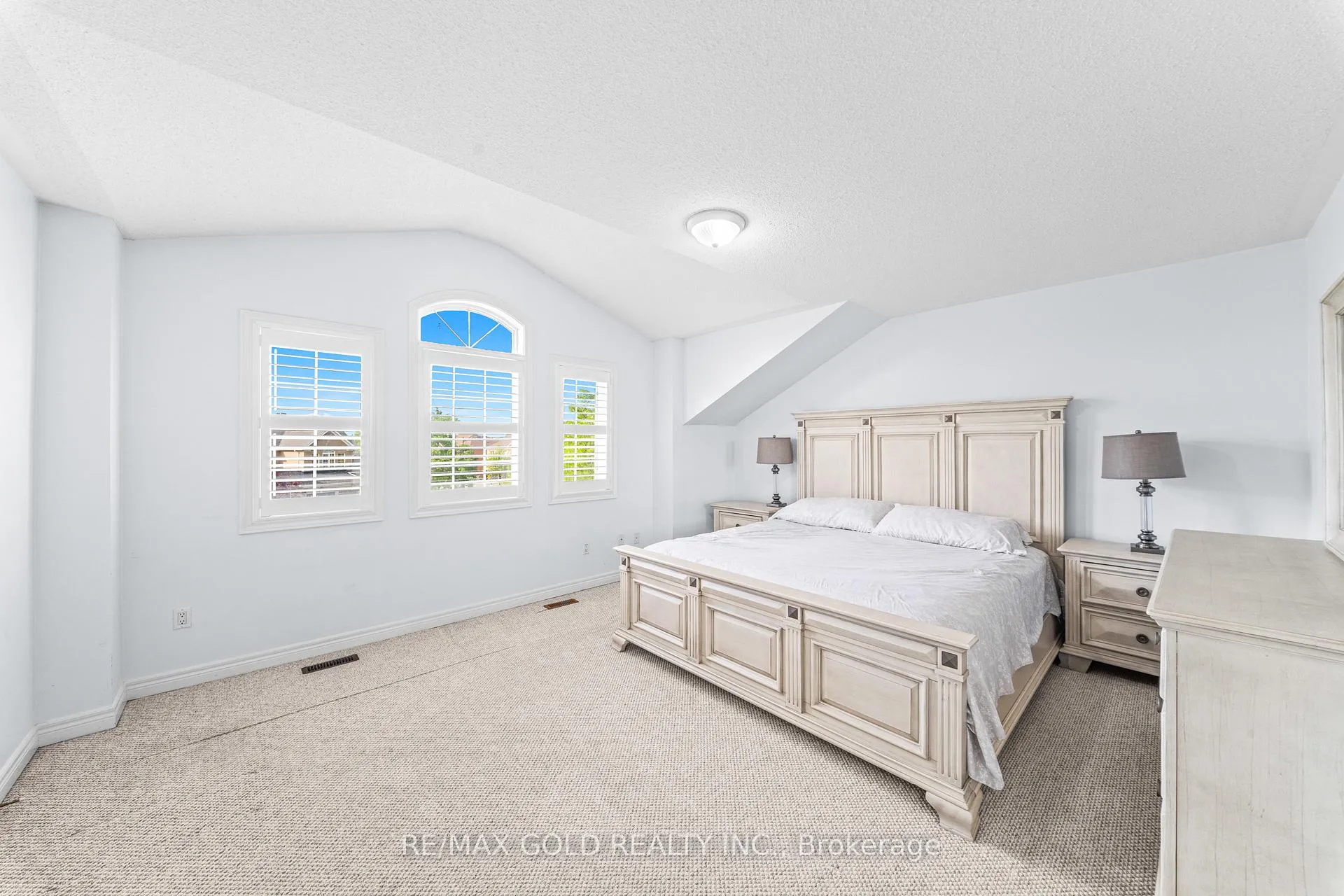 Photo 25 of 14 Stingray Court, Brampton, Madoc — HOMEH