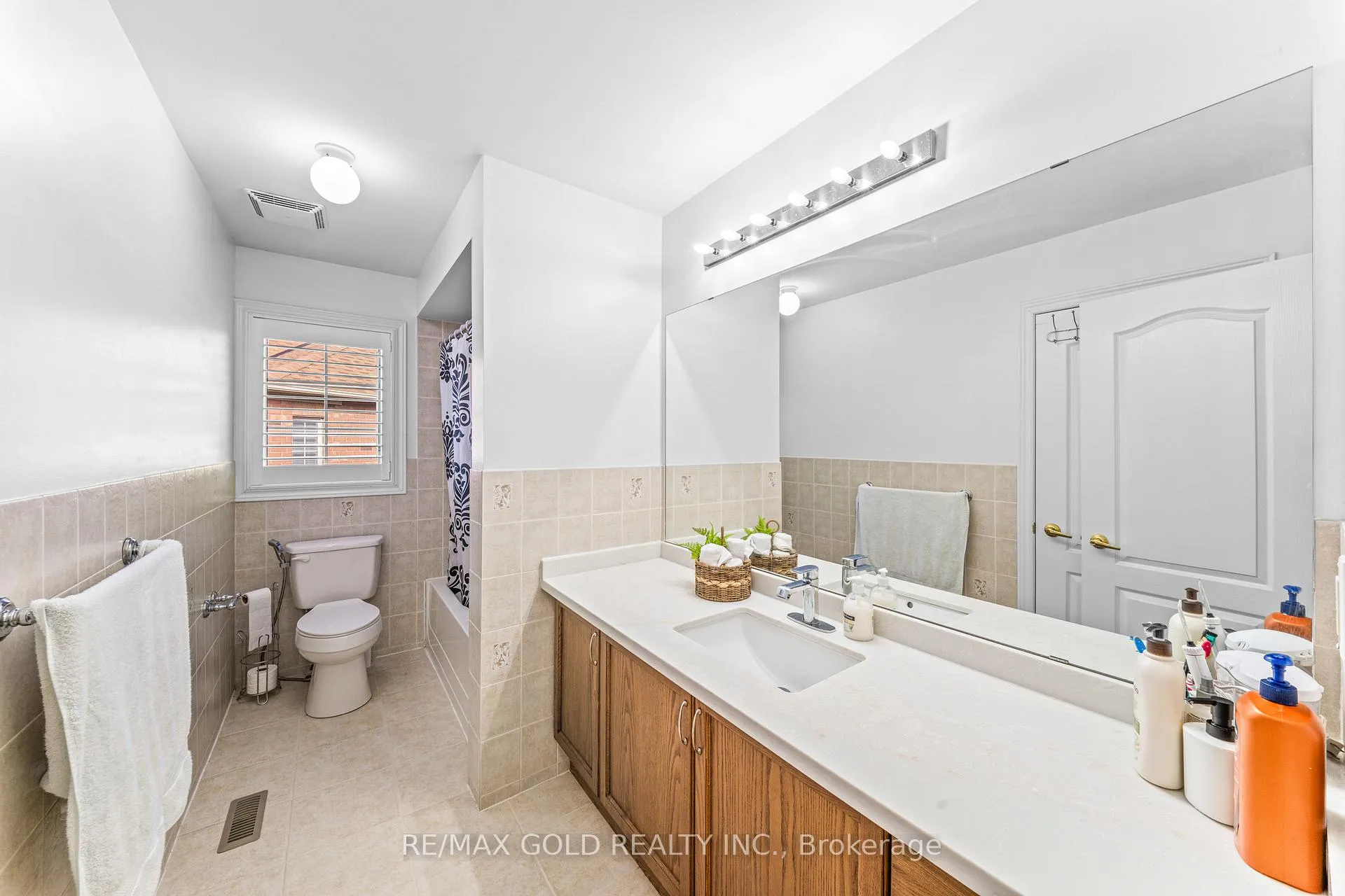 Photo 26 of 14 Stingray Court, Brampton, Madoc — HOMEH
