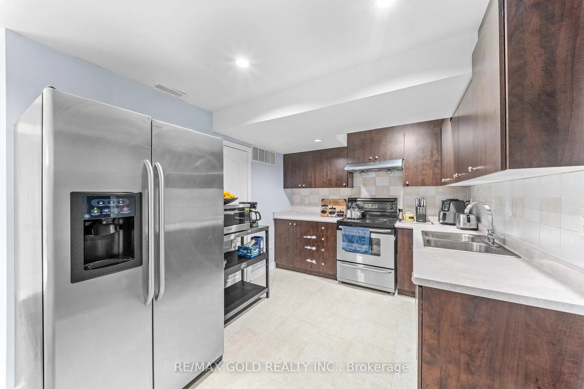 Photo 33 of 14 Stingray Court, Brampton, Madoc — HOMEH