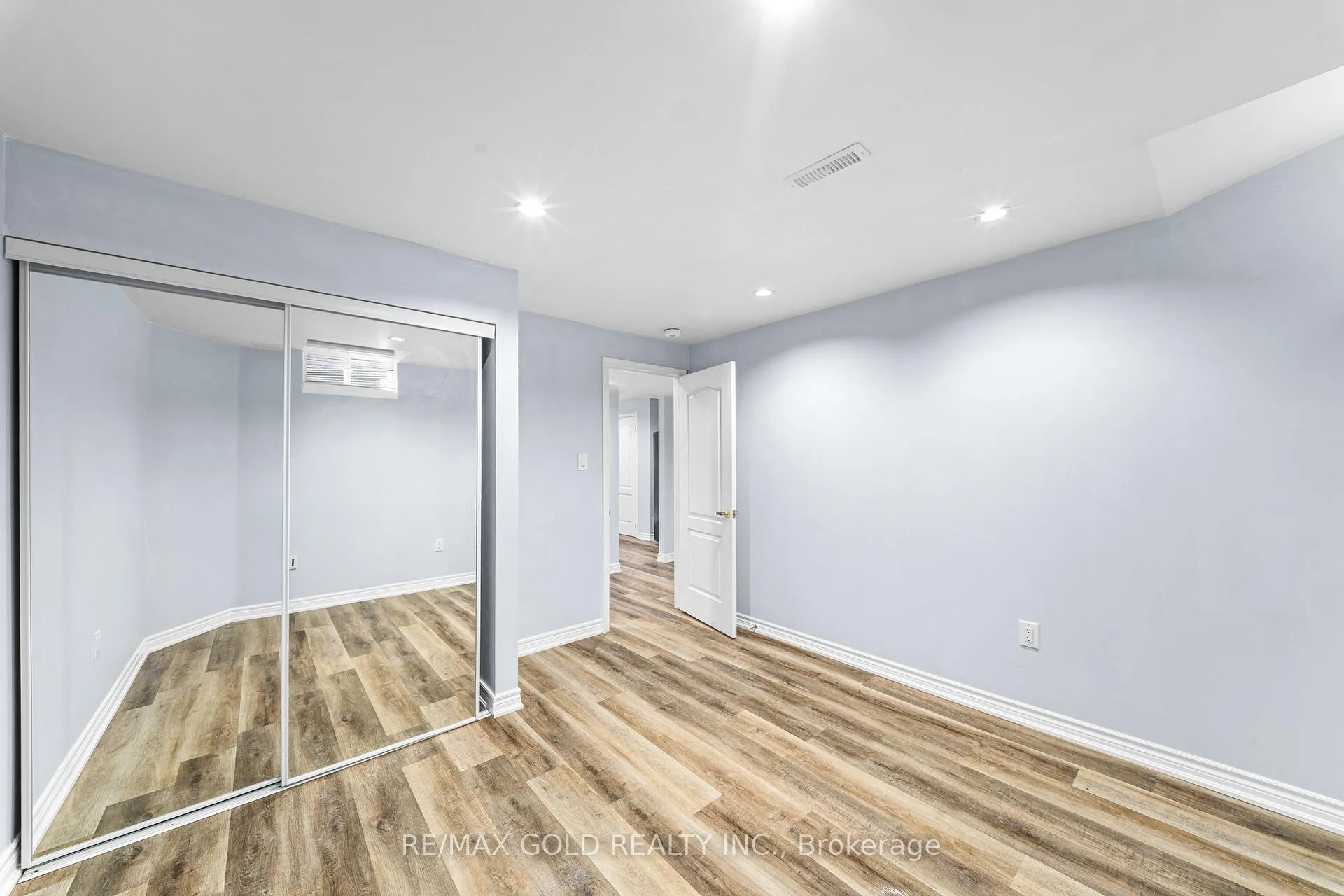 Photo 38 of 14 Stingray Court, Brampton, Madoc — HOMEH