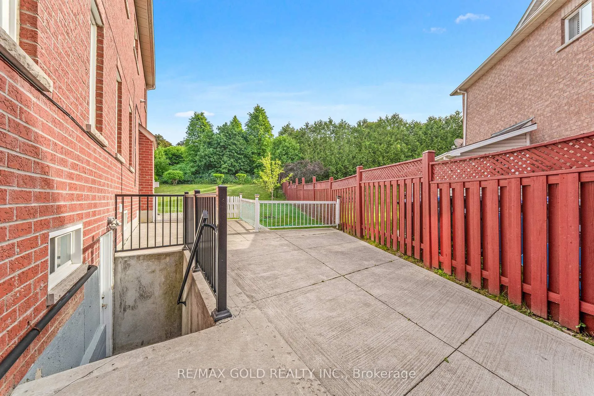 Photo 41 of 14 Stingray Court, Brampton, Madoc — HOMEH