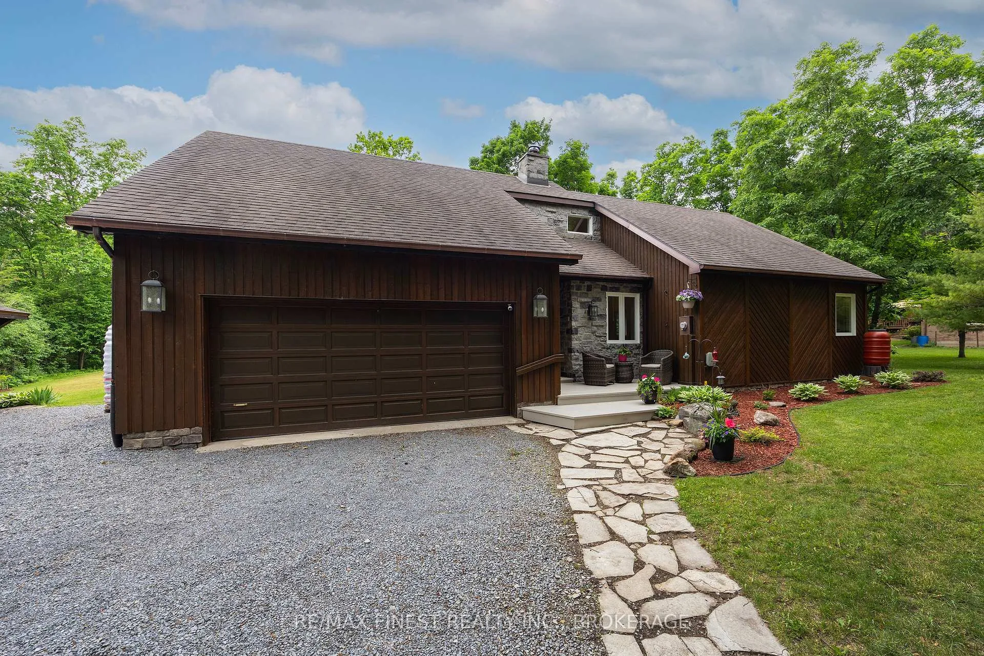 Photo 2 of 3886 Holmes Road, Frontenac, Frontenac South — HOMEH
