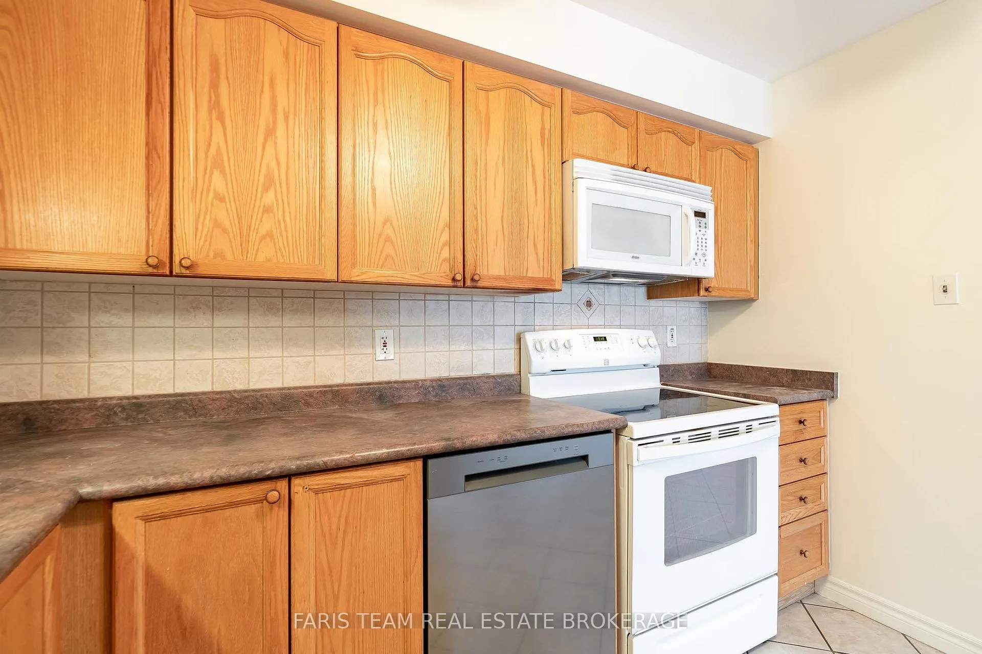 Photo 10 of Unit 119, 49 Jacobs Terrace, Barrie, Allandale — HOMEH