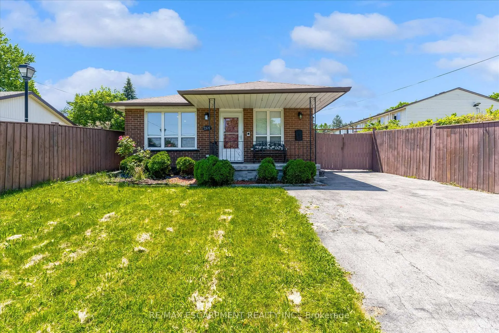 Photo 2 of 261 Limeridge Road W, Hamilton, Rolston — HOMEH