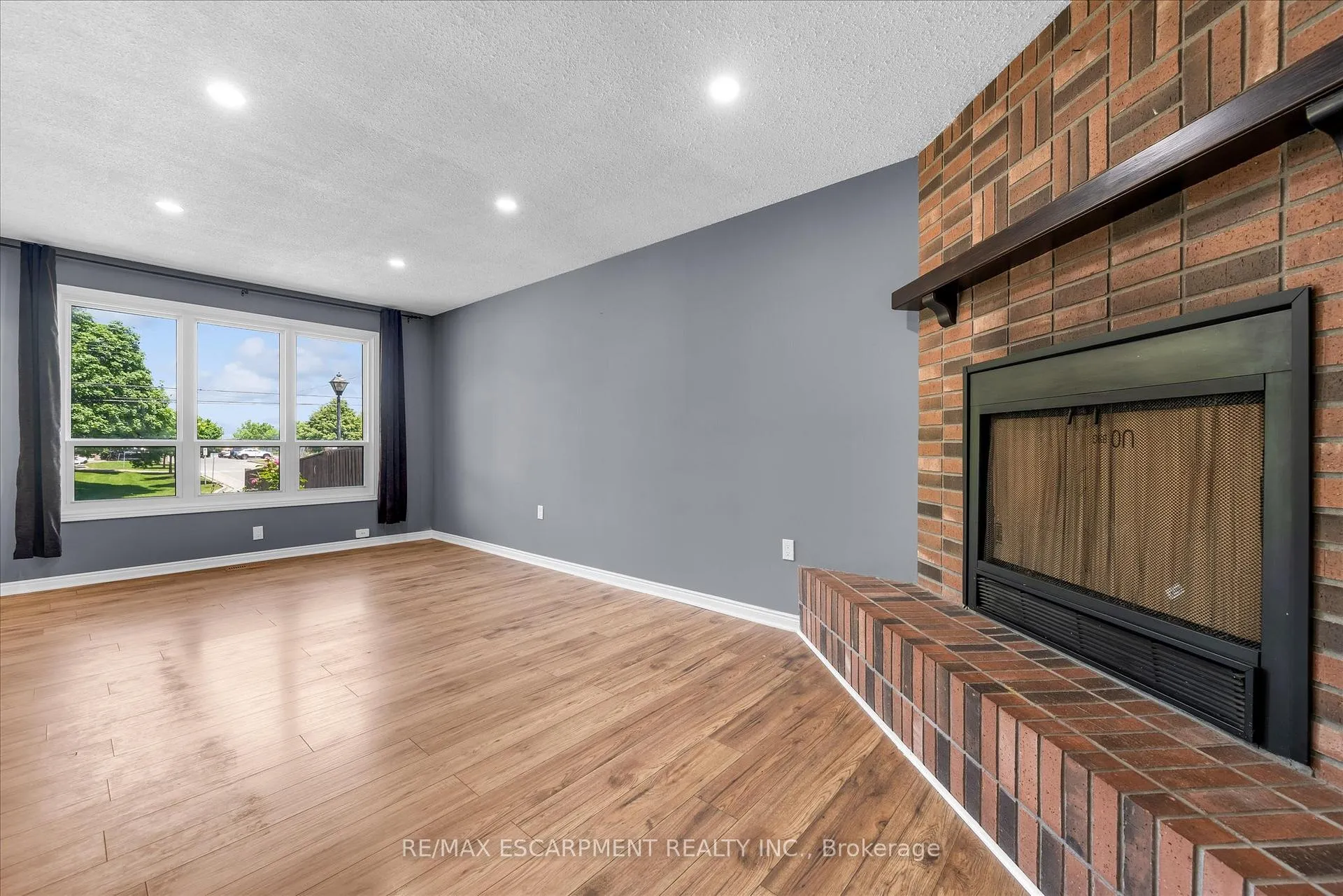 Photo 6 of 261 Limeridge Road W, Hamilton, Rolston — HOMEH