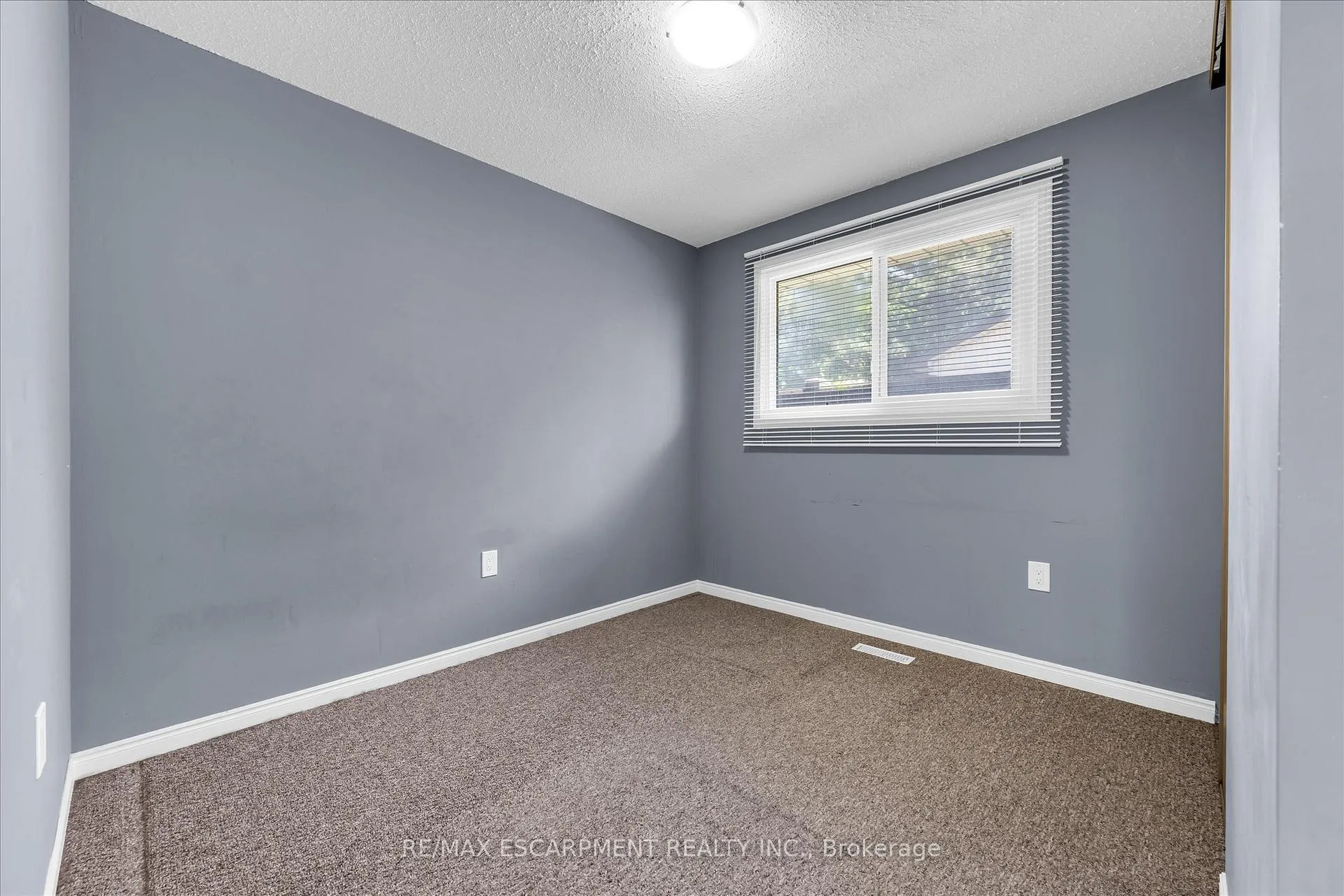 Photo 11 of 261 Limeridge Road W, Hamilton, Rolston — HOMEH