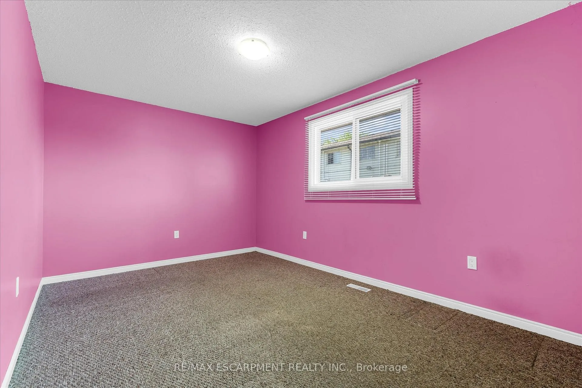 Photo 16 of 261 Limeridge Road W, Hamilton, Rolston — HOMEH