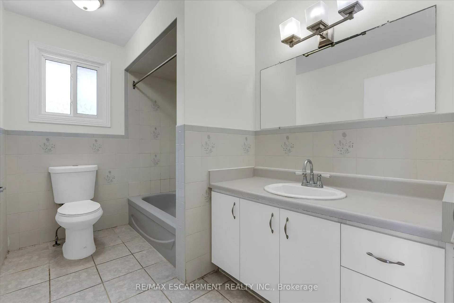 Photo 18 of 261 Limeridge Road W, Hamilton, Rolston — HOMEH