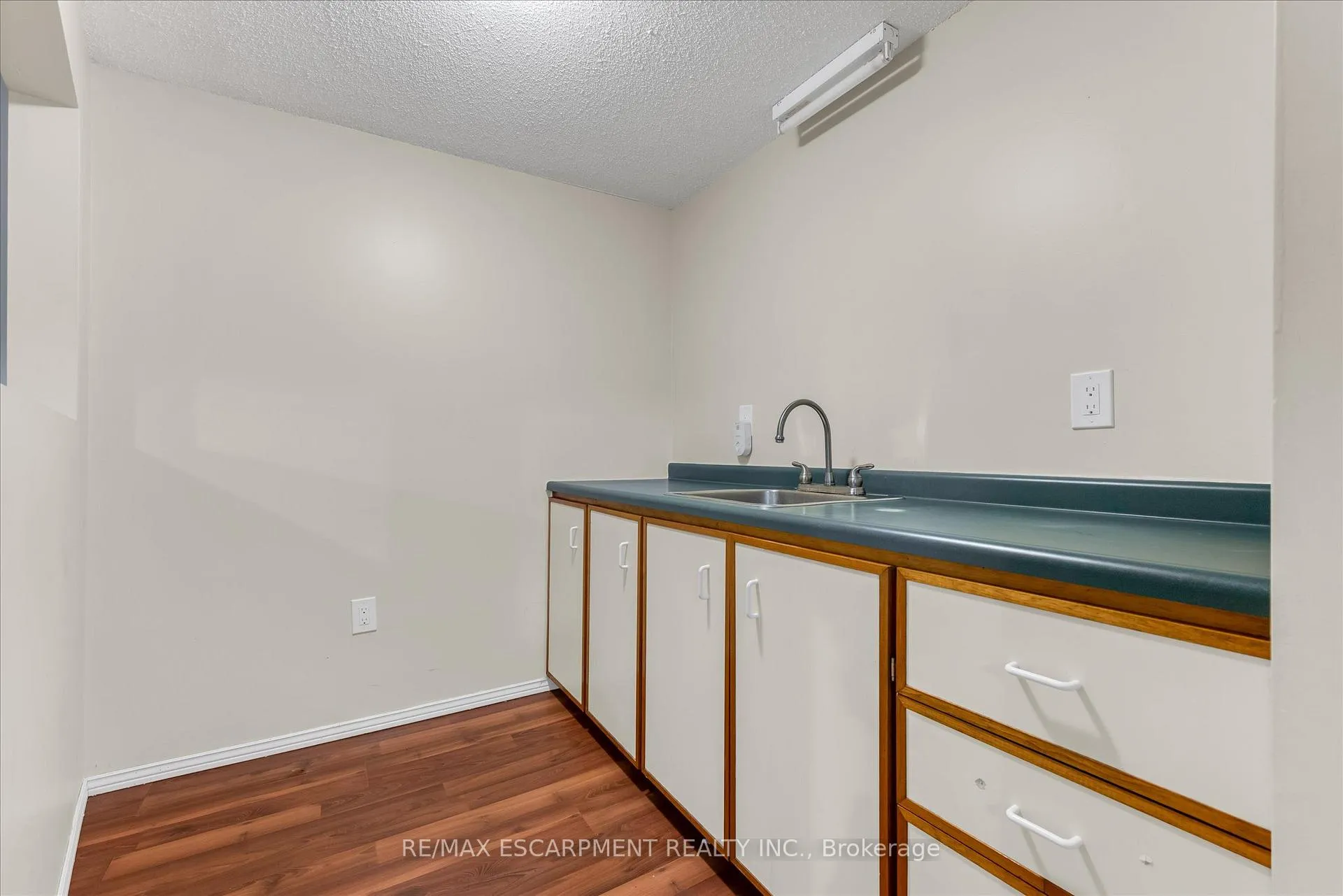 Photo 22 of 261 Limeridge Road W, Hamilton, Rolston — HOMEH
